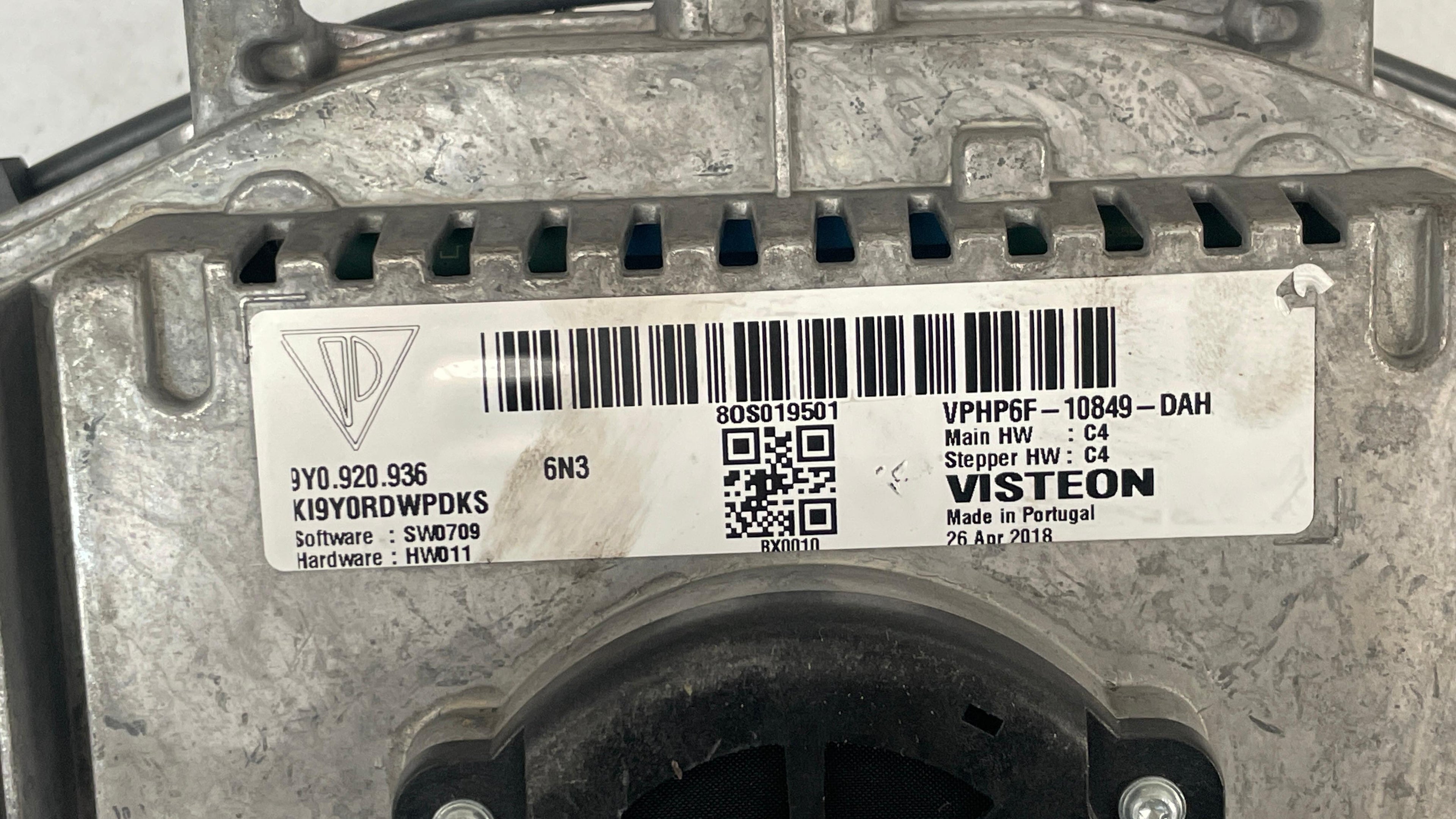9Y0920936 PORSCHE CAYENNE SPEEDOMETER INSTRUMENT CLUSTER PANEL