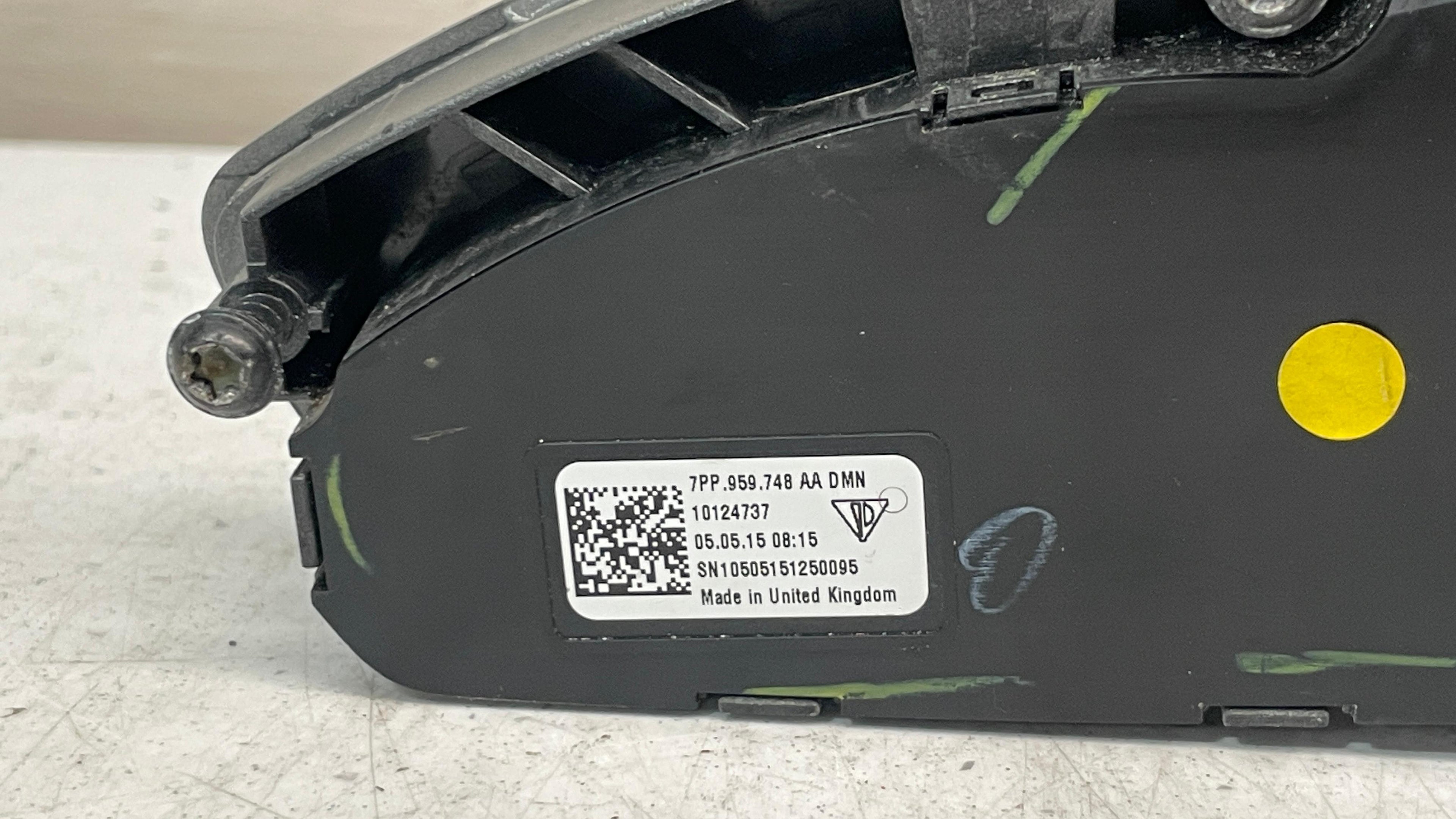7PP959748AA  PORSCHE CAYENNE SWITCH RIGHT FRONT SEAT ADJUSTMENT