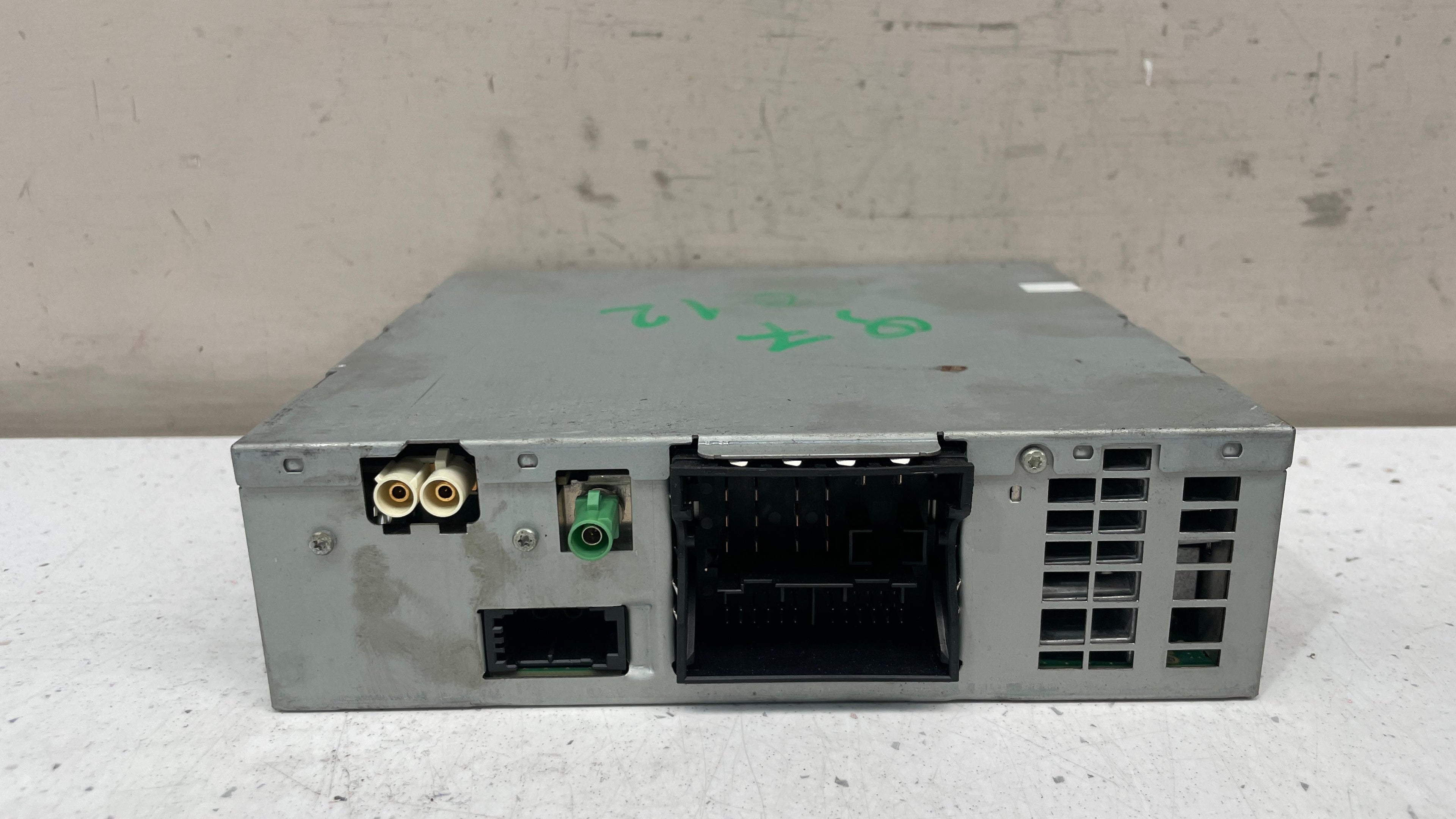 4G0035082E AUDI Q7 TRUNK MOUNT RADIO RECEIVER