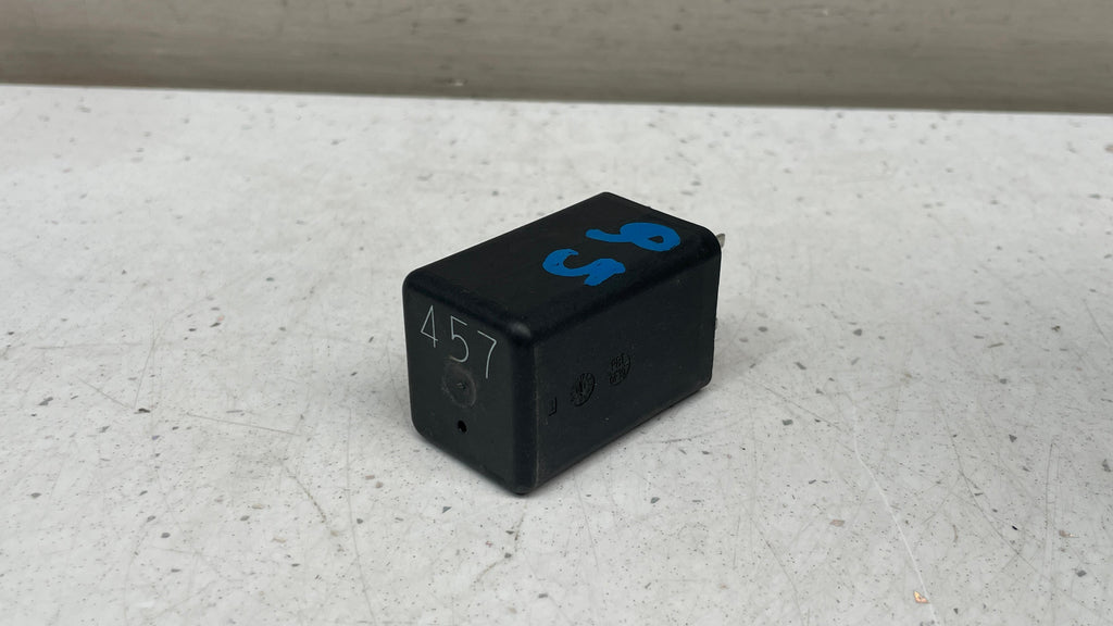038907281B AUDI Q5 GLOW PLUG RELAY CONTROL MODULE