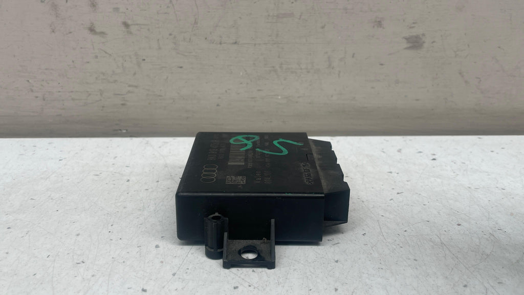 8K0919475B AUDI Q5 PARKING CONTROL UNIT PDC
