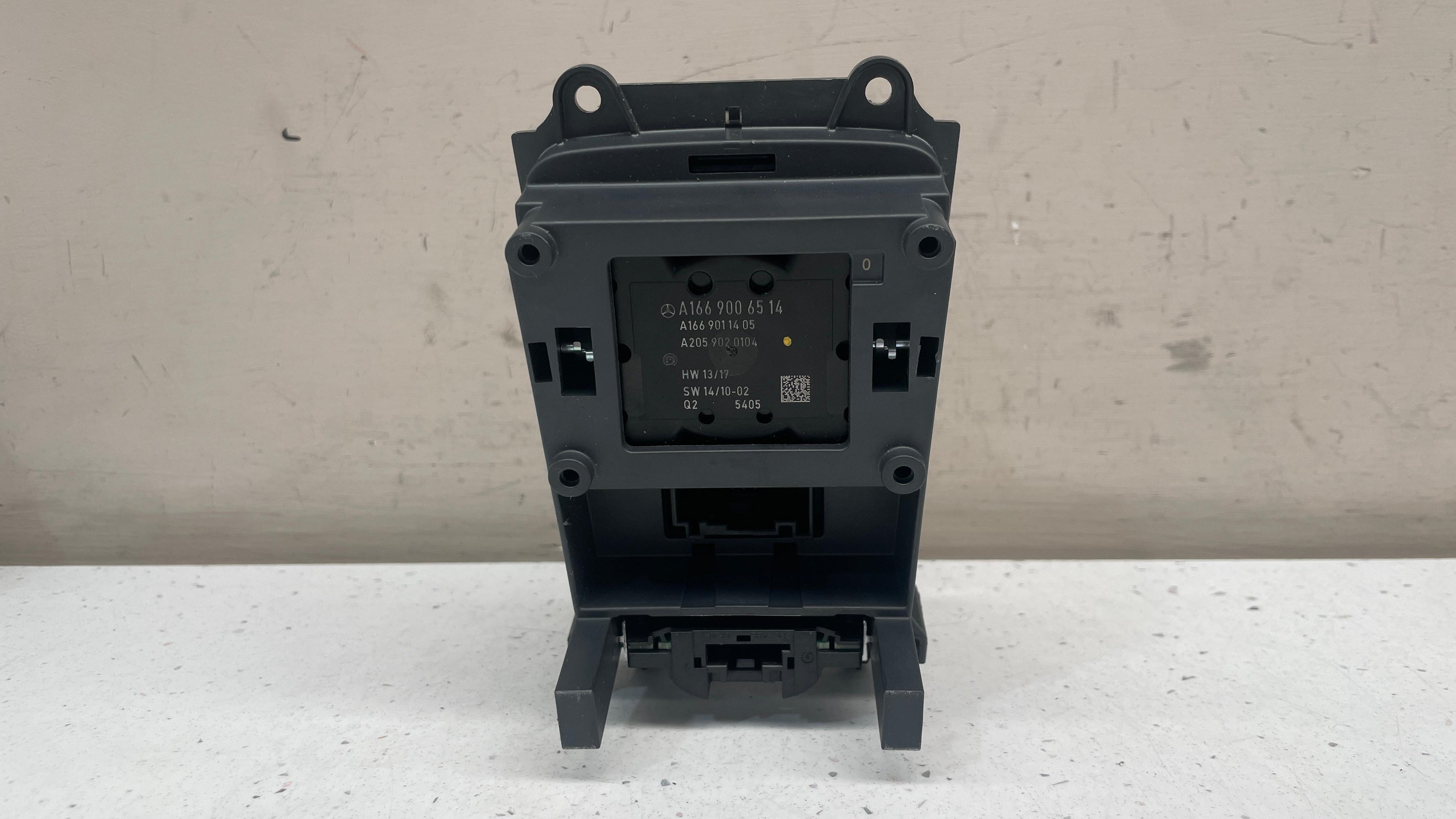 A1669006815 W166 MULTIMEDIA CONTROL PANEL SWITCH