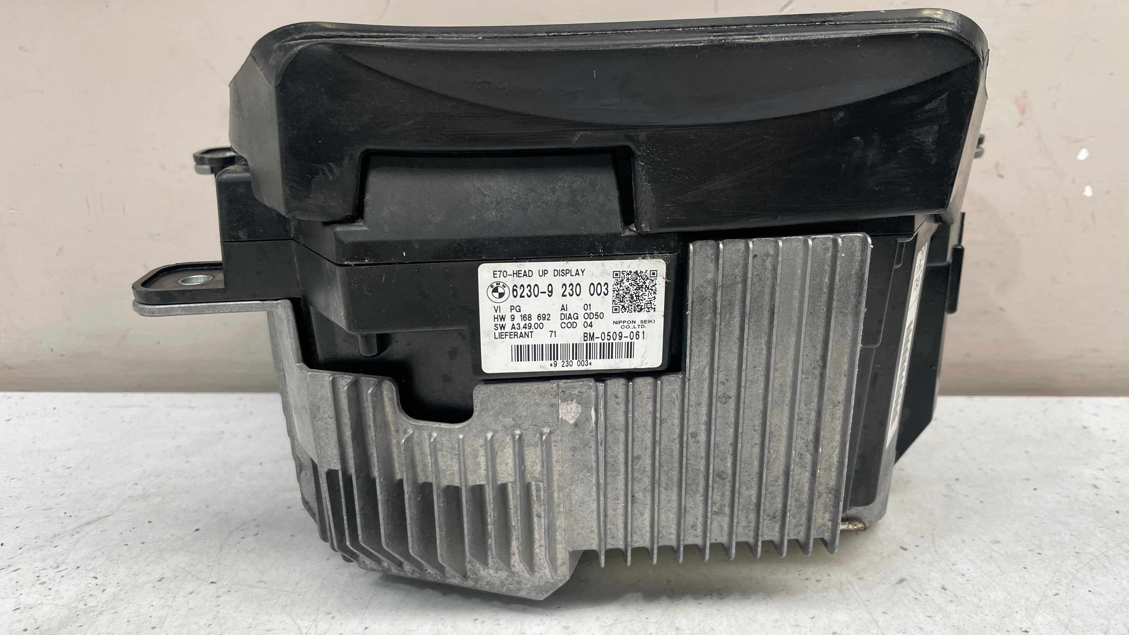 6230-9230003 BMW X5 E70 NAVIGATION DASHBOARD SCREEN