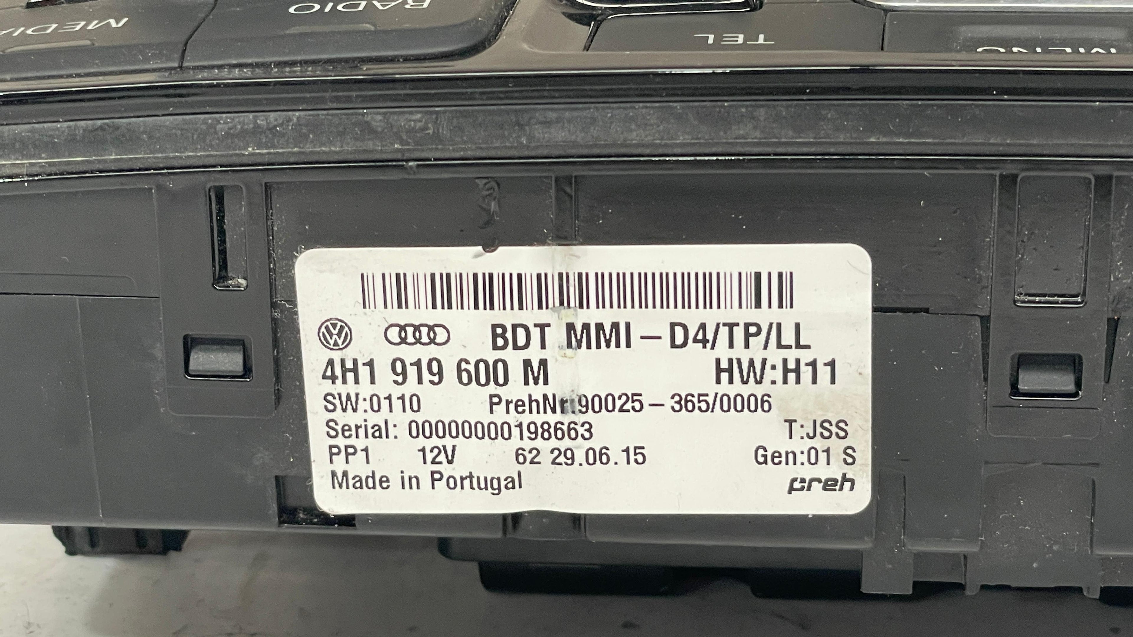 4H1919600M AUDI A8 NAVIGATION RADIO CONTROL UNIT