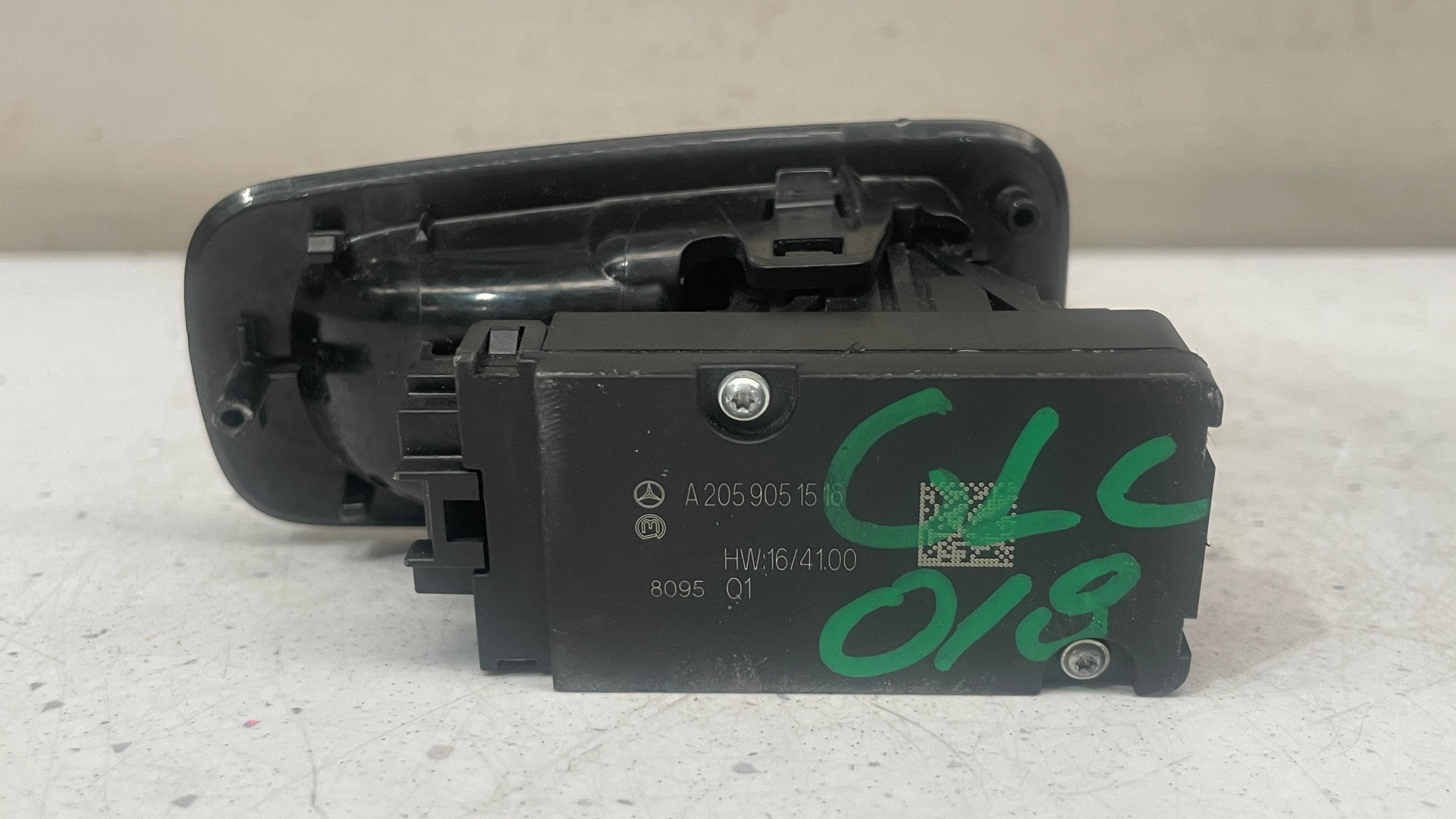 A2059051516 MERCEDES GLC PARKING BRAKE BUTTON SWITCH