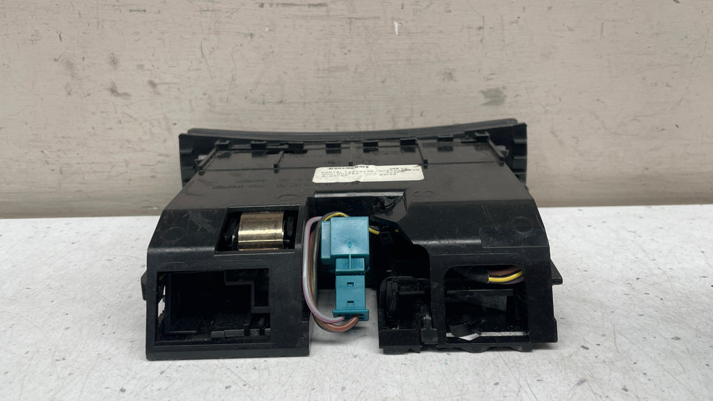A1648100030  MERCEDES W164 CENTER CONSOLE SWITCH