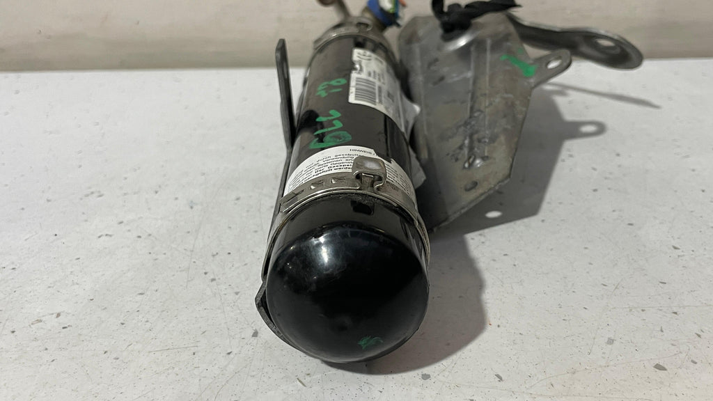 0589P1000674 MERCEDES GLC  PRESSURE REGULATOR  BONNET HINGE