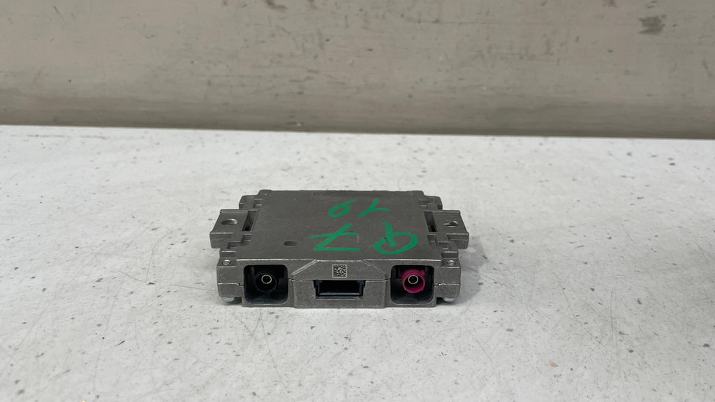 4N0035456  AUDI Q7 ANTENNA AMPLIFIER SIGNAL MODULE