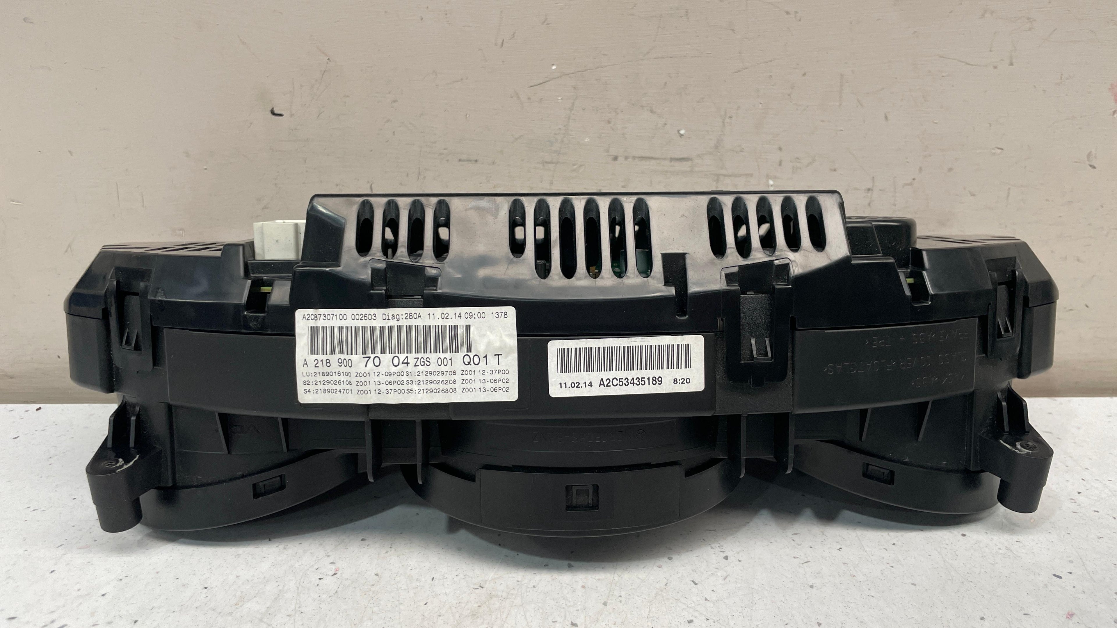 A2189007004 MERCEDES W218 INSTRUMENT SPEEDOMETER CLUSTER PANEL