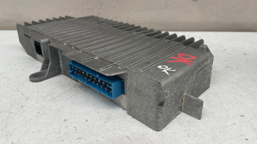 7P5035223A PORSCHE CAYENNE AMPLIFIER SOUND SYSTEM