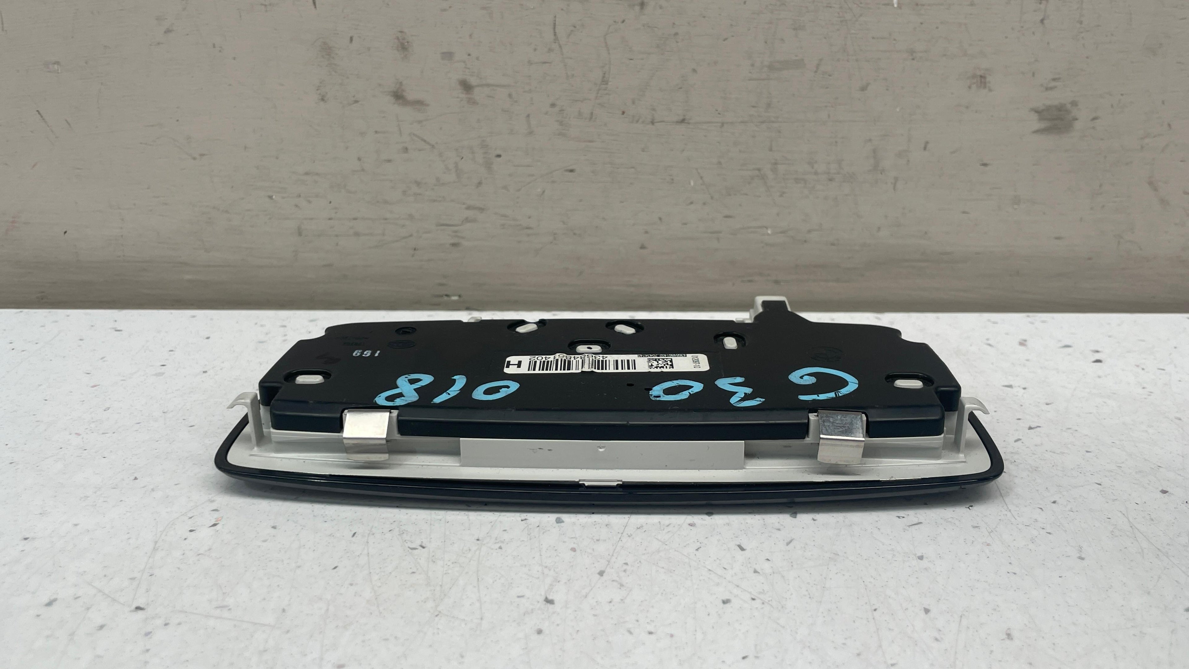 43684861402 BMW G30 SERIES 5 REAR OVERHEAD DOME LIGHT
