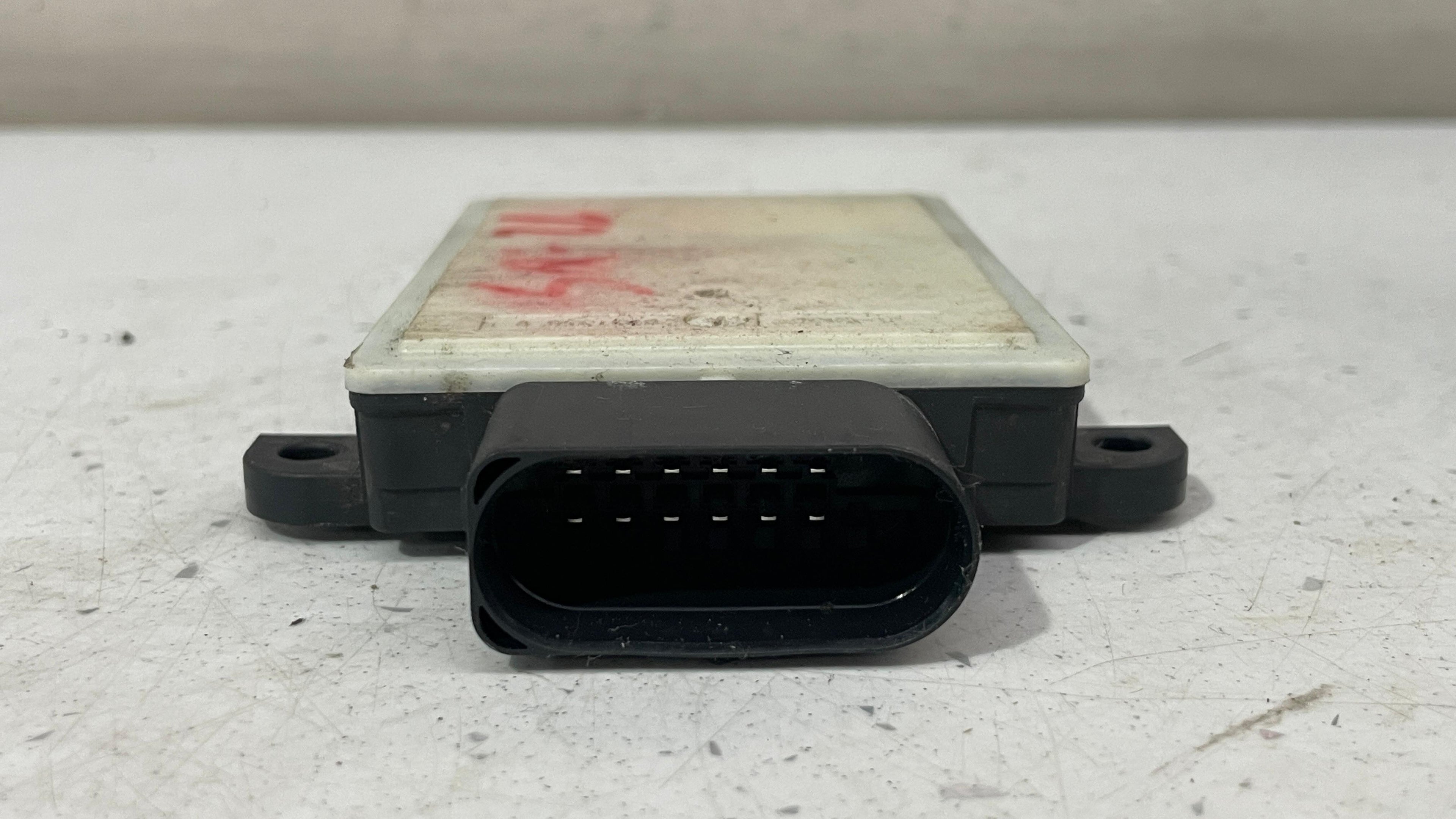 4N0907566AL PORSCHE CAYENNE REAR BLIND SPOT RADAR SENSOR