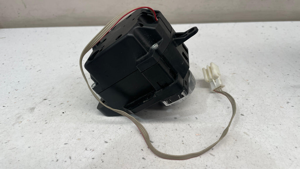 A2048709758 MERCEDES W204 CENTER CONSOLE NAVIGATION CONTROL SWITCH