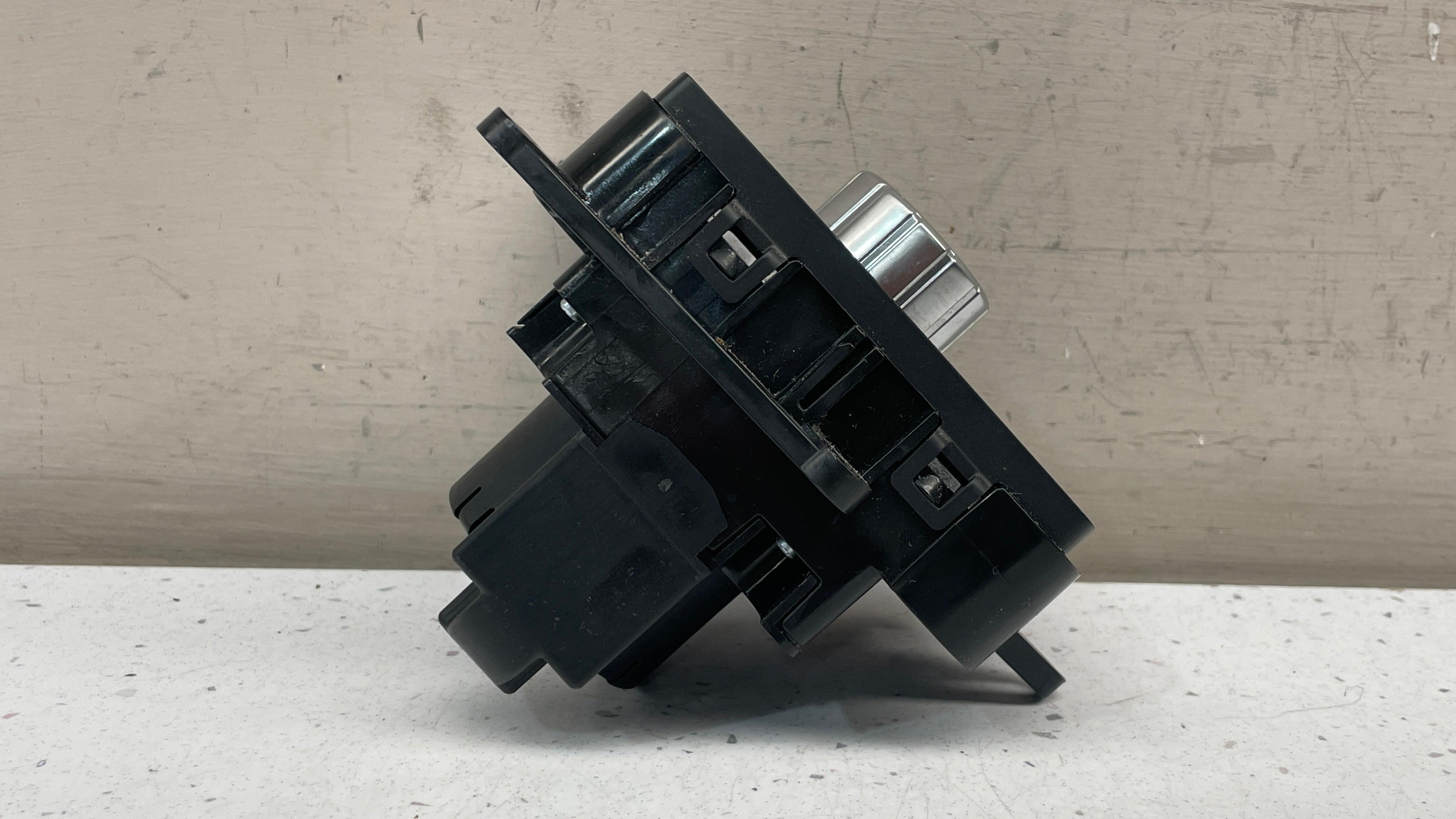 A2929058700 MERCEDES W166 SUSPENSION CONTROL SWITCH