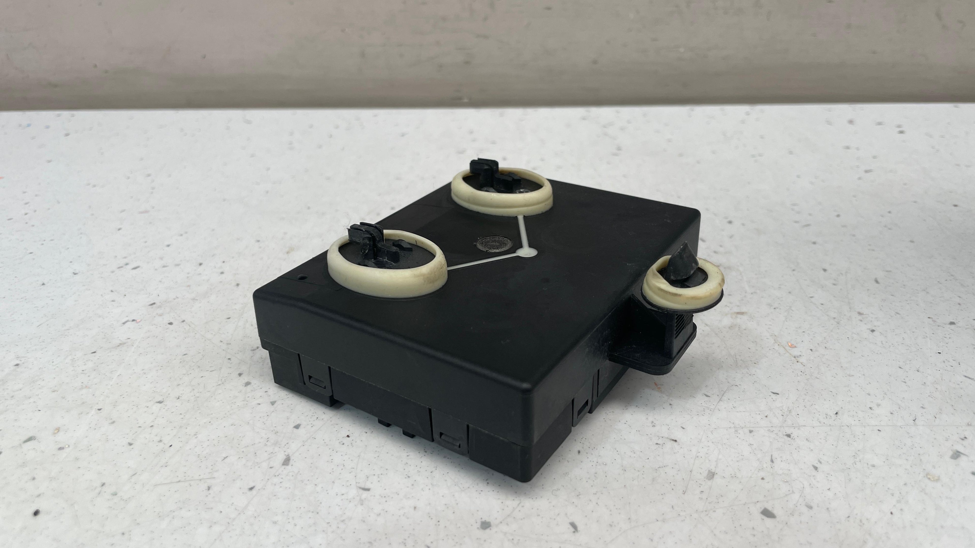 4G8959792J  AUDI WINDOW CONTROL UNIT