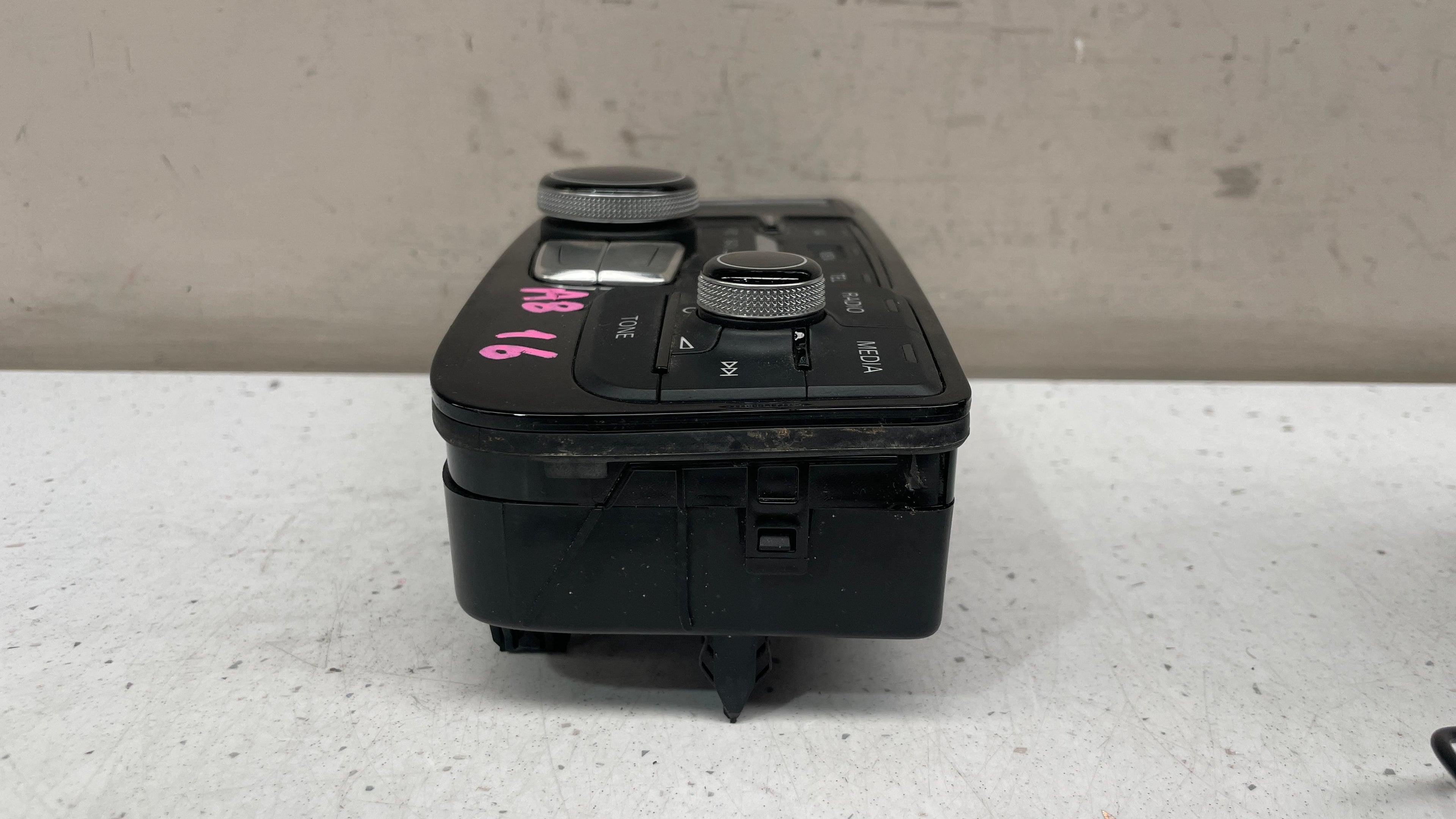 4H1919600M AUDI A8 NAVIGATION RADIO CONTROL UNIT