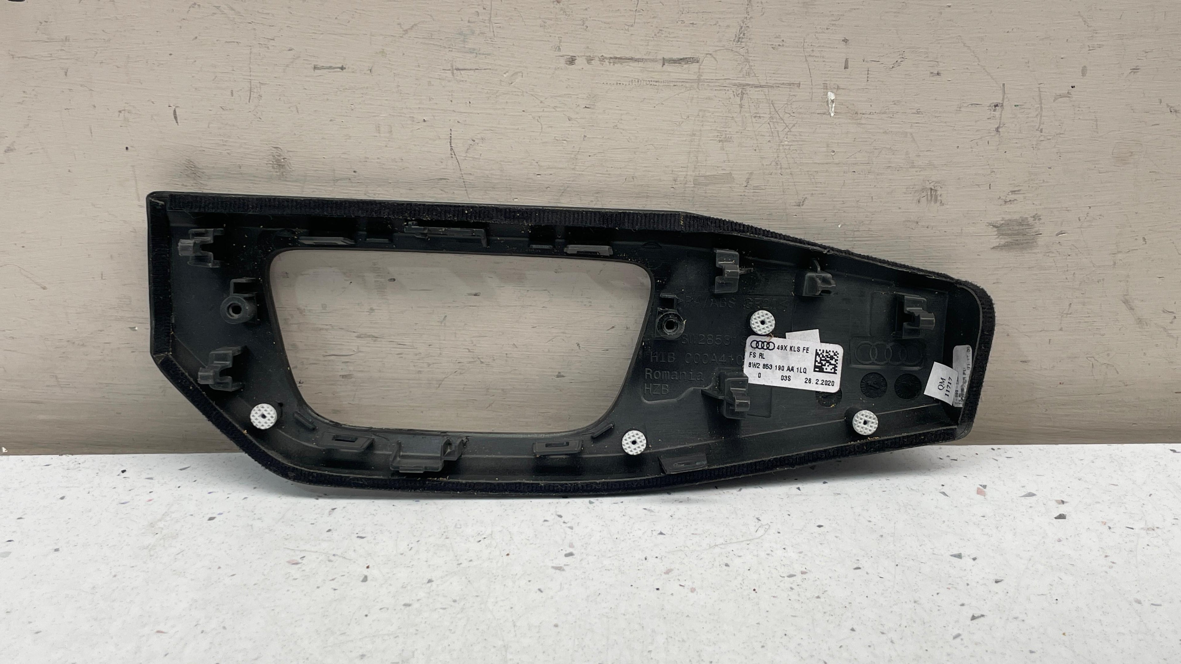 8W2853190AA AUDI A4 HEADLIGHT SURROUND COVER RIGHT