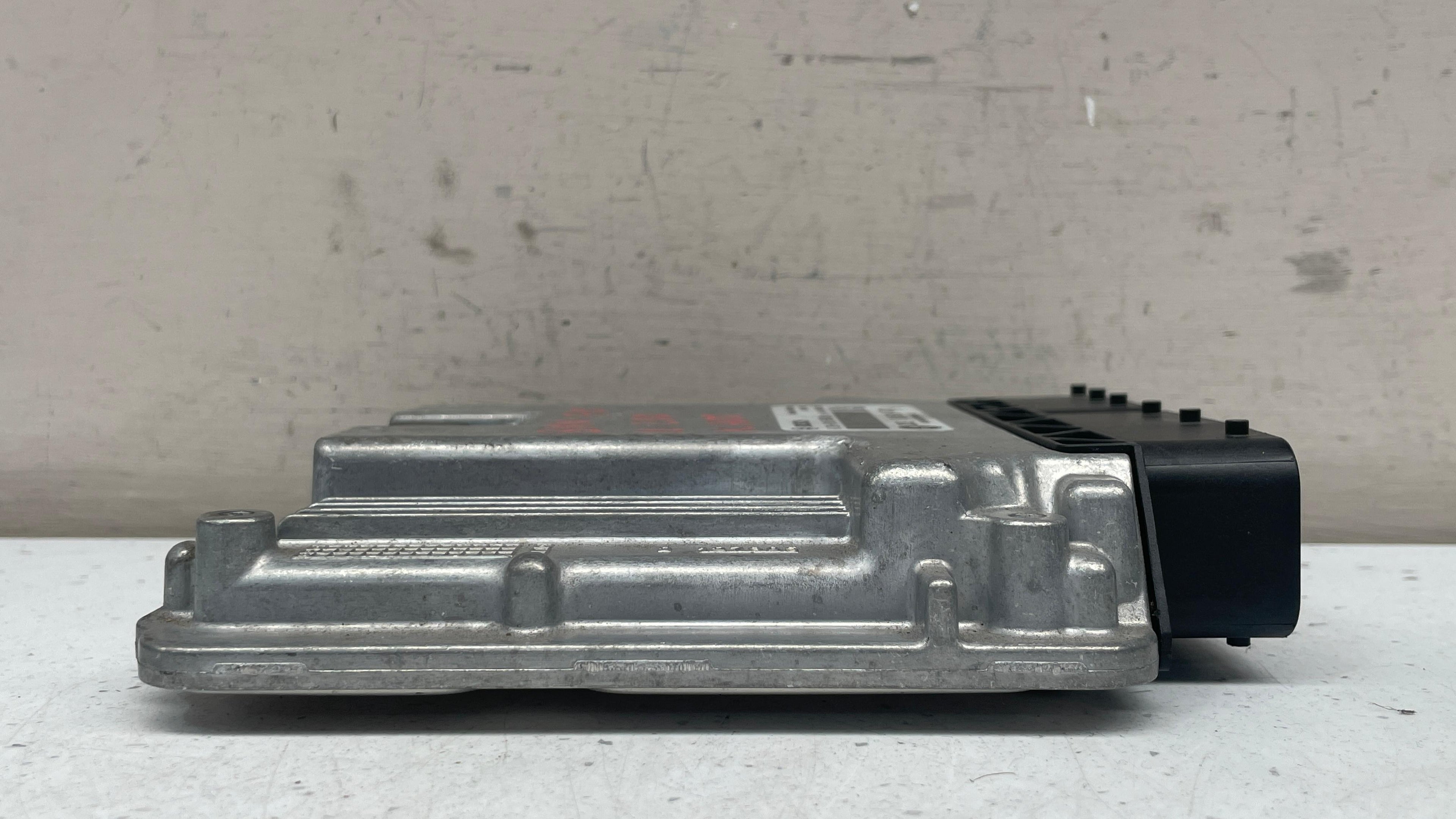 8518477-01 BMW F10 ENGINE CONTROL UNIT ECU