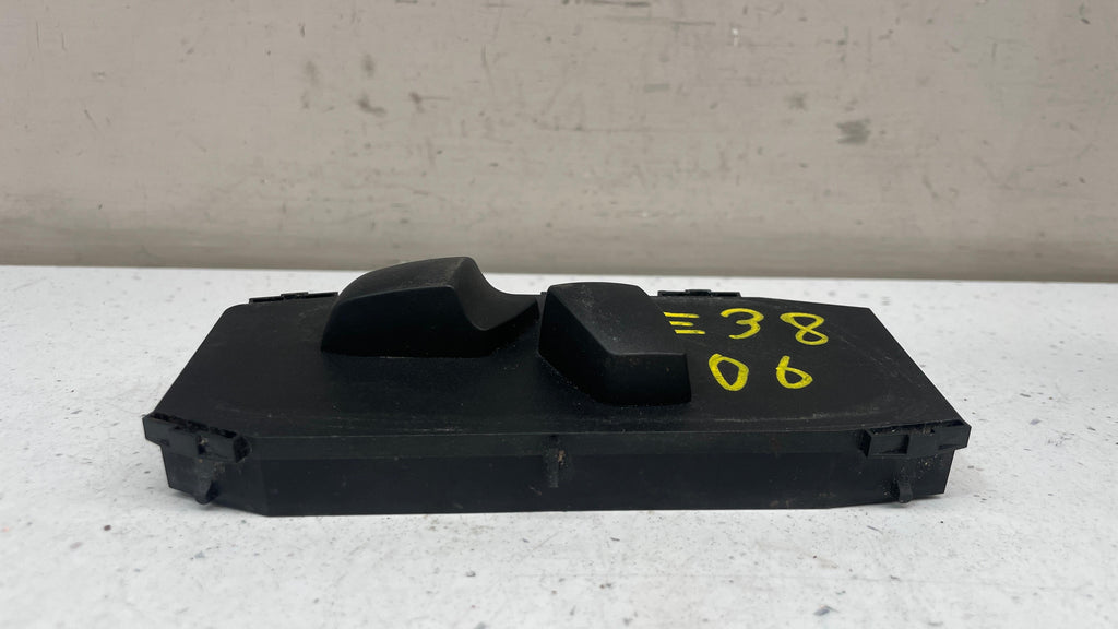 6972656 BMW E38 CONVERTIBLE FRONT PASSENGER SEAT CONTROL SWITCH