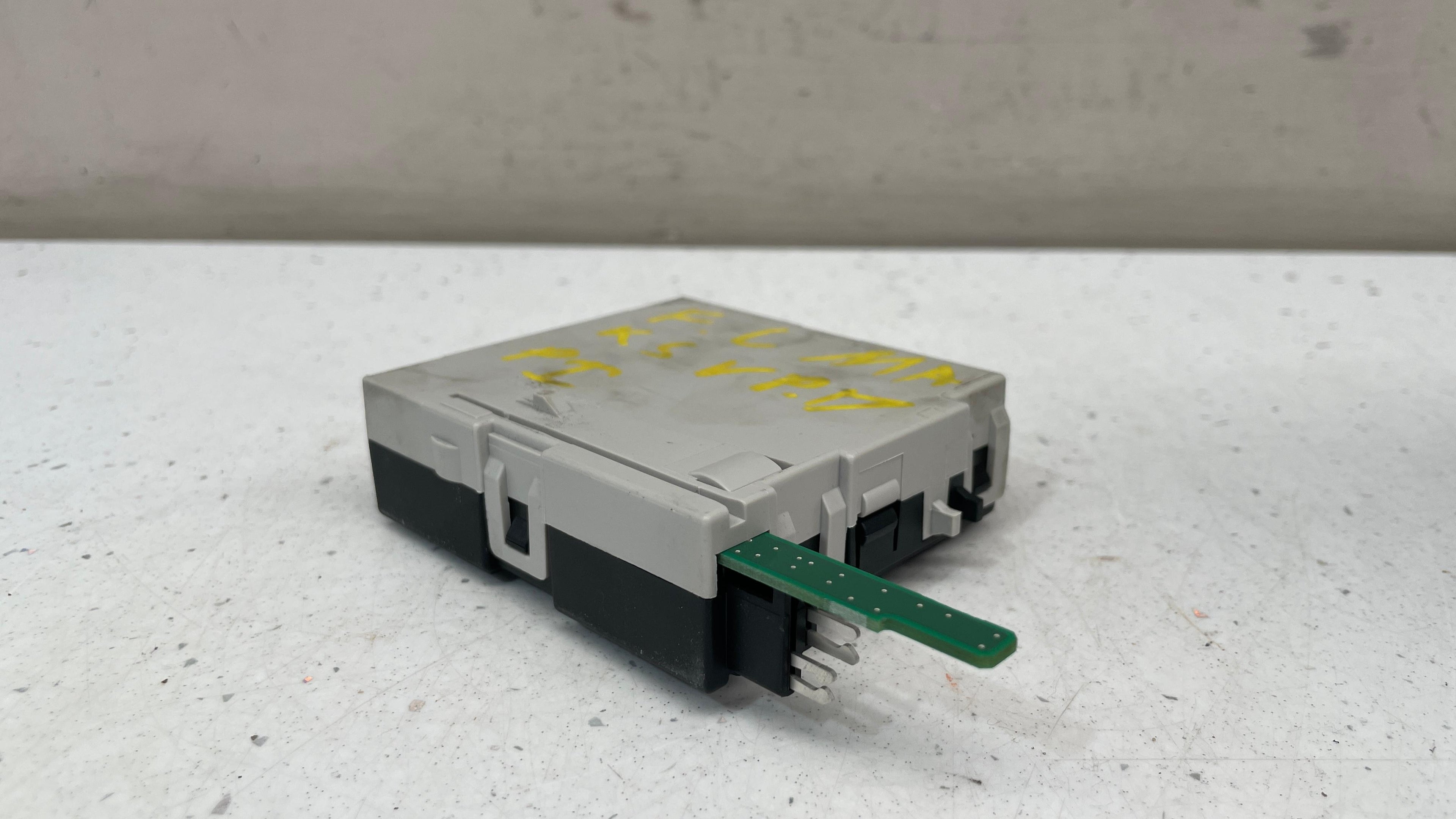 7M5T-14B533CE FORD C-MAX RIGHT FRONT WINDOW CONTROL