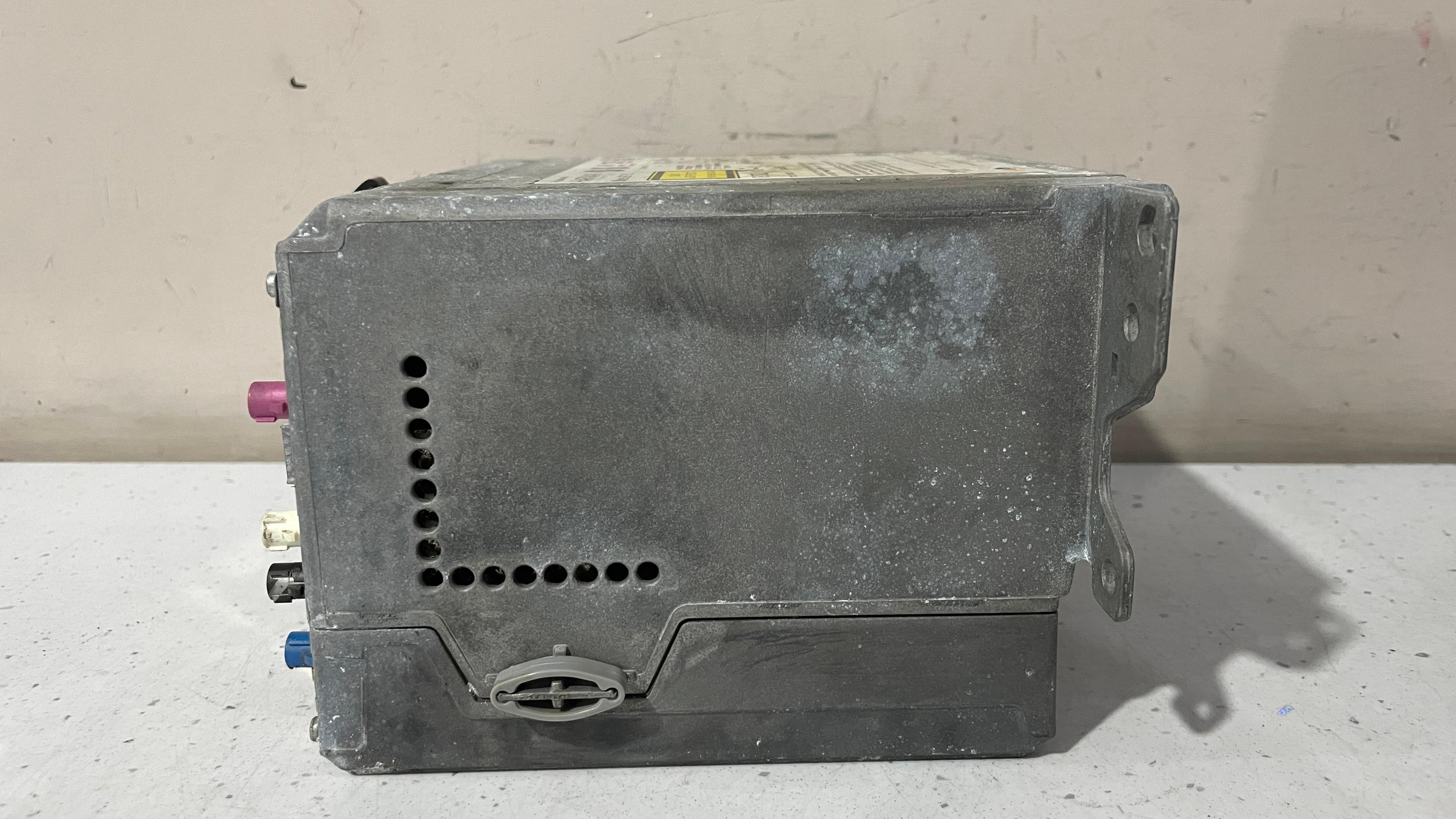 CI938756801 BMW CD RADIO PLAYER NAVIGATION UNIT