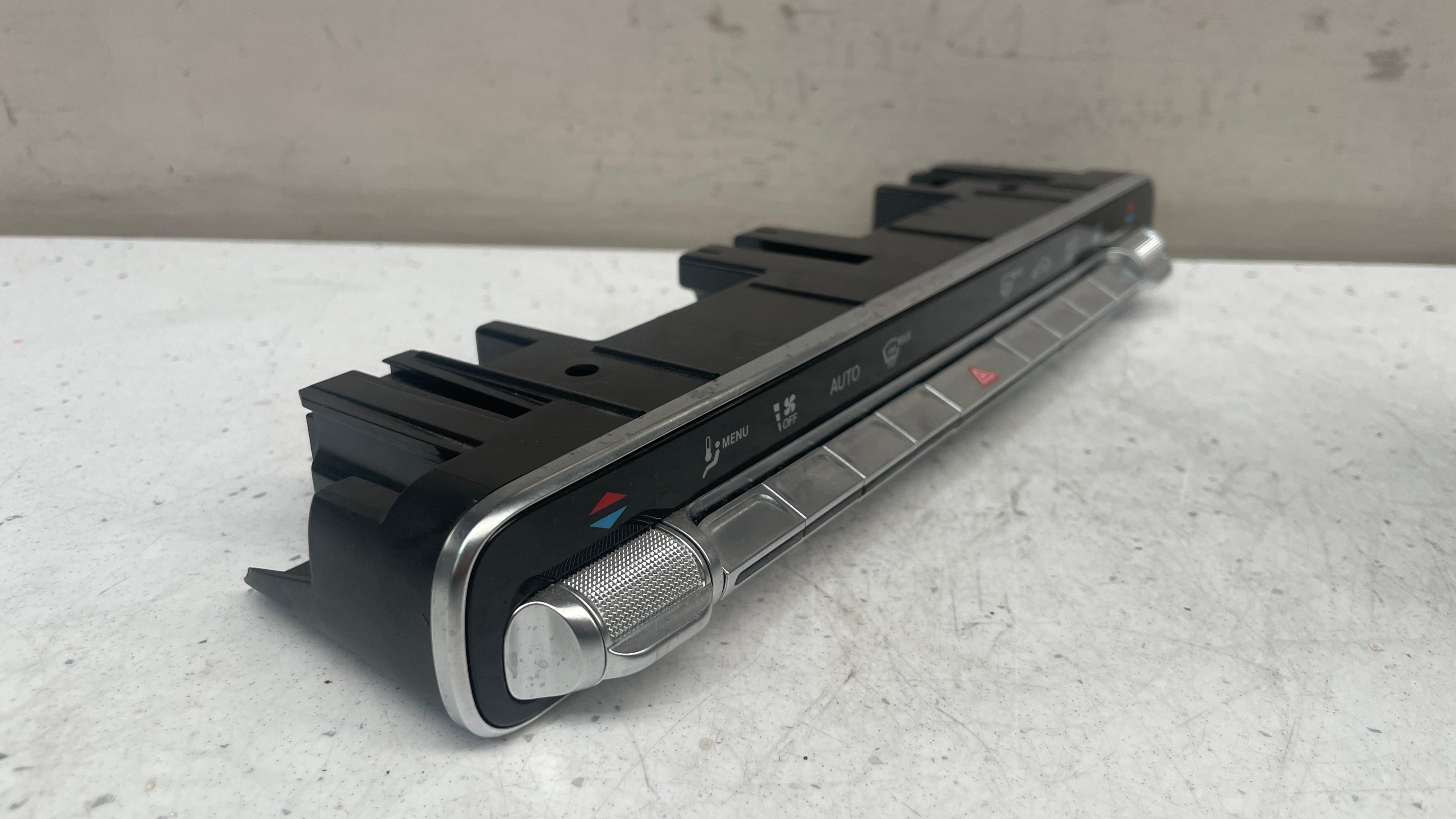 A1679058302 MERCEDES GLS X167 AC CLIMATE CONTROL PANEL