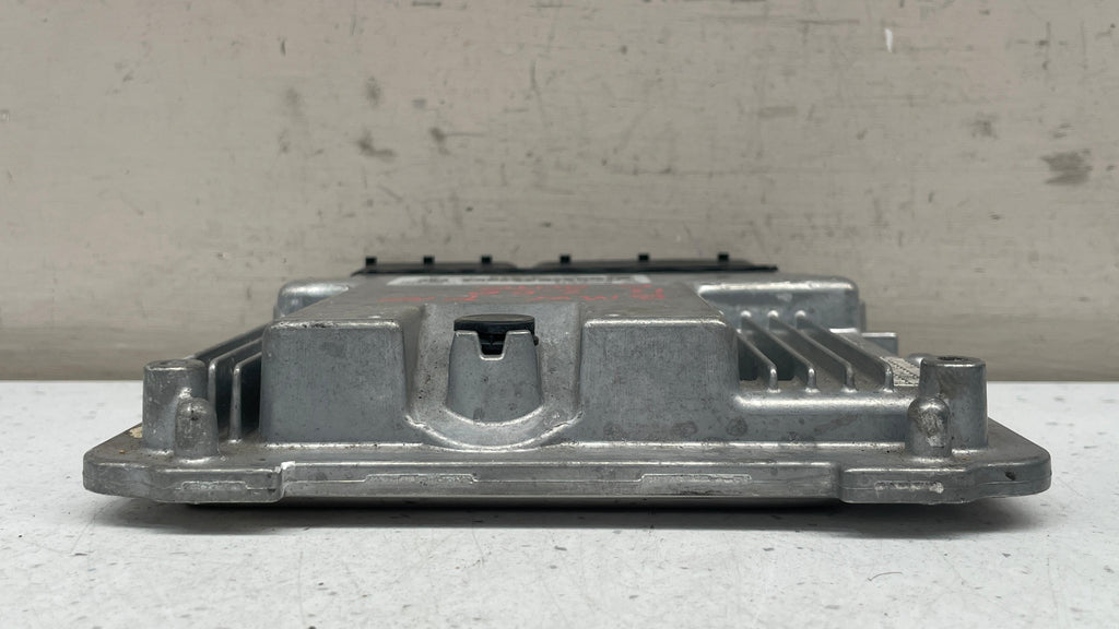 8518477-01 BMW F10 ENGINE CONTROL UNIT ECU