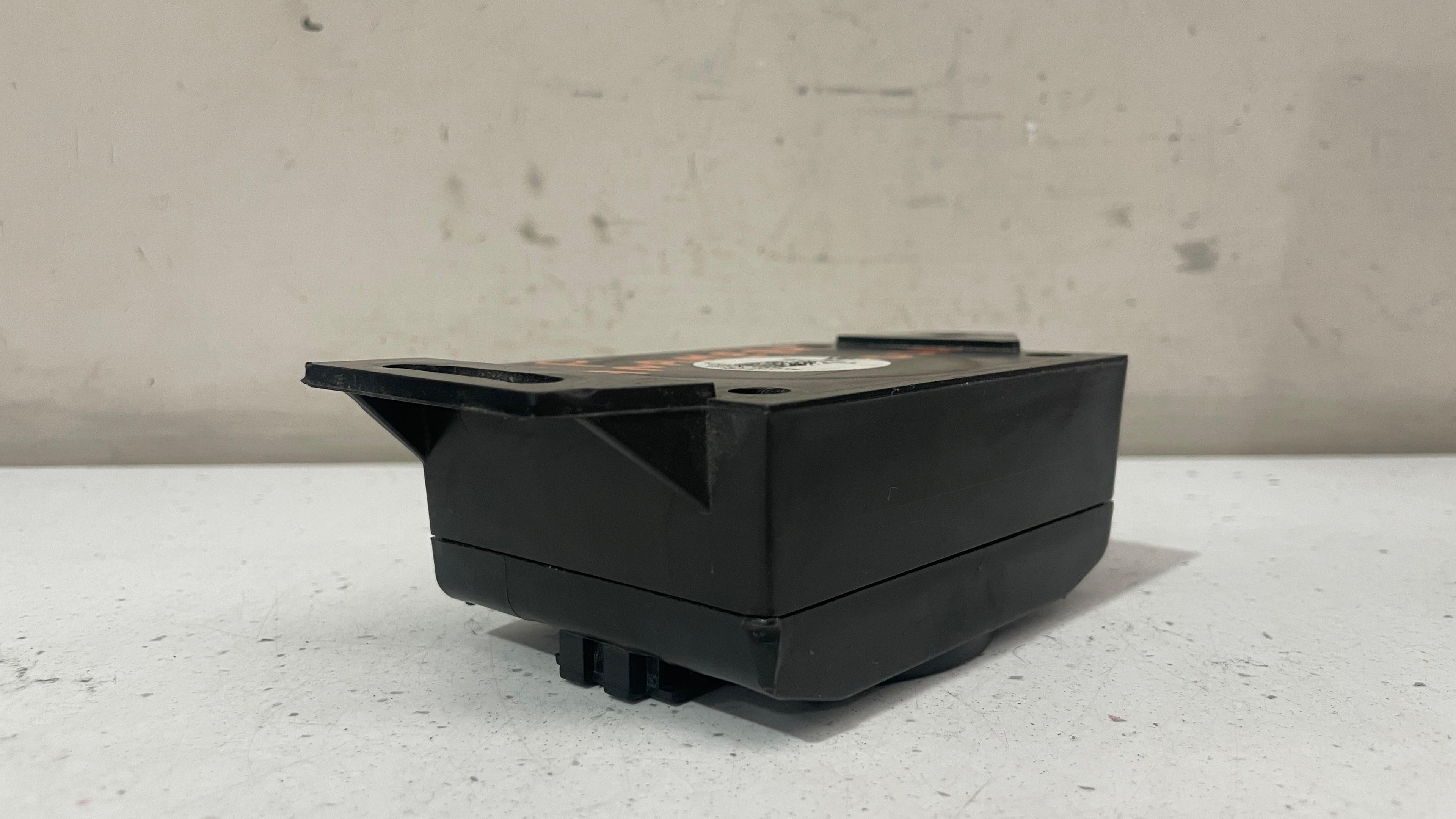 7PP035709A PORSCHE PANAMERA PARKING ASSIST LOUD SPEAKER