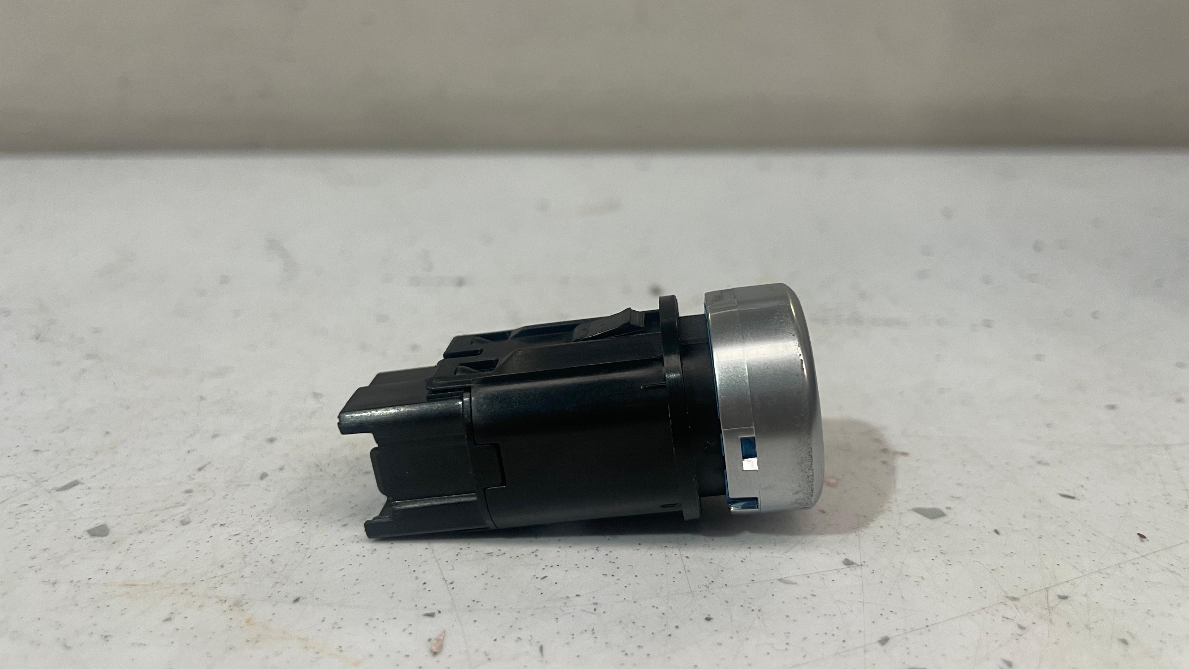 F1ETD3L0B FORD FOCUS START / STOP SWITCH BUTTON