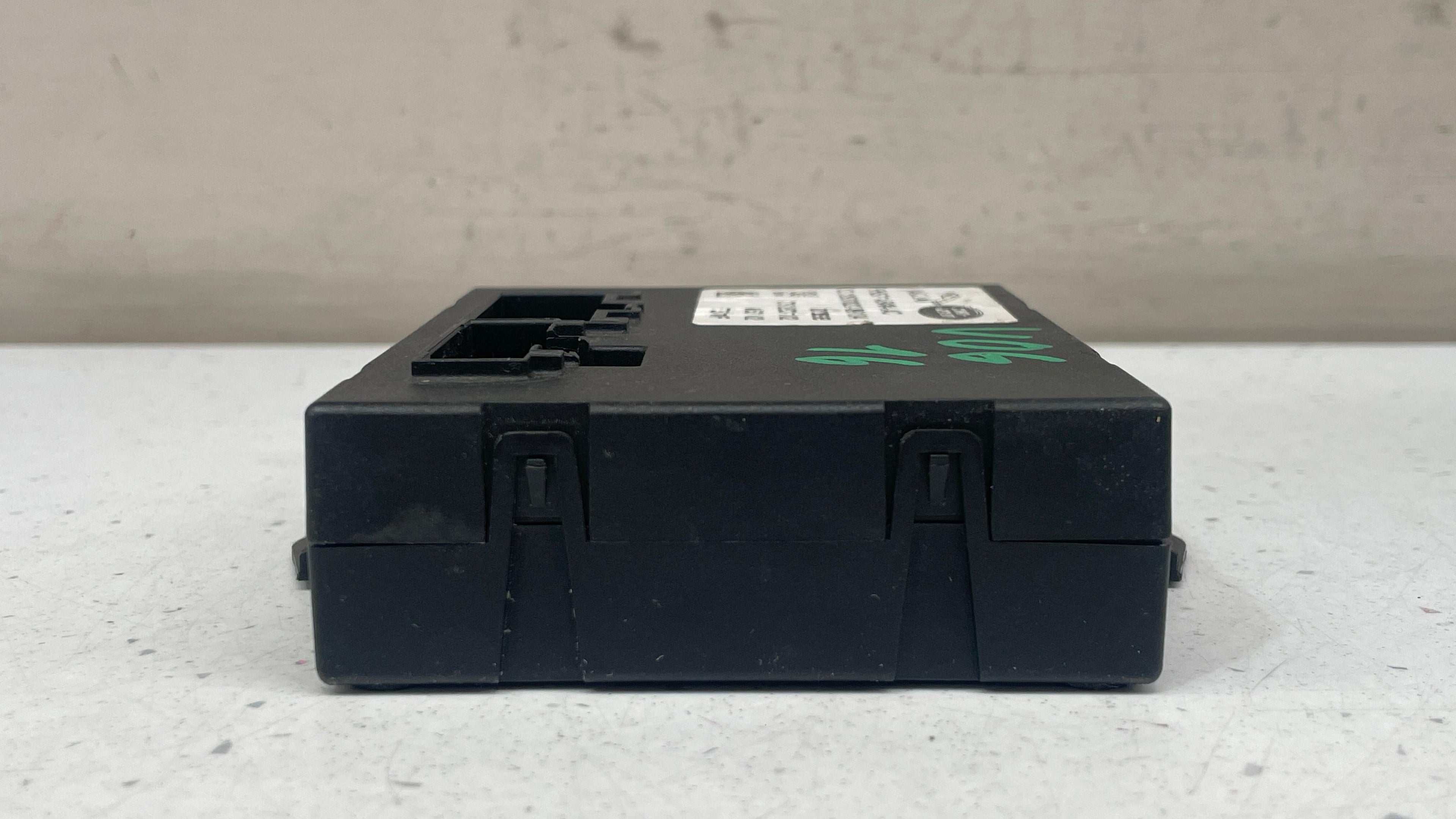 FK52-14B484-AC LAND ROVER VOGUE TAILGATE CONTROL MODULE UNIT