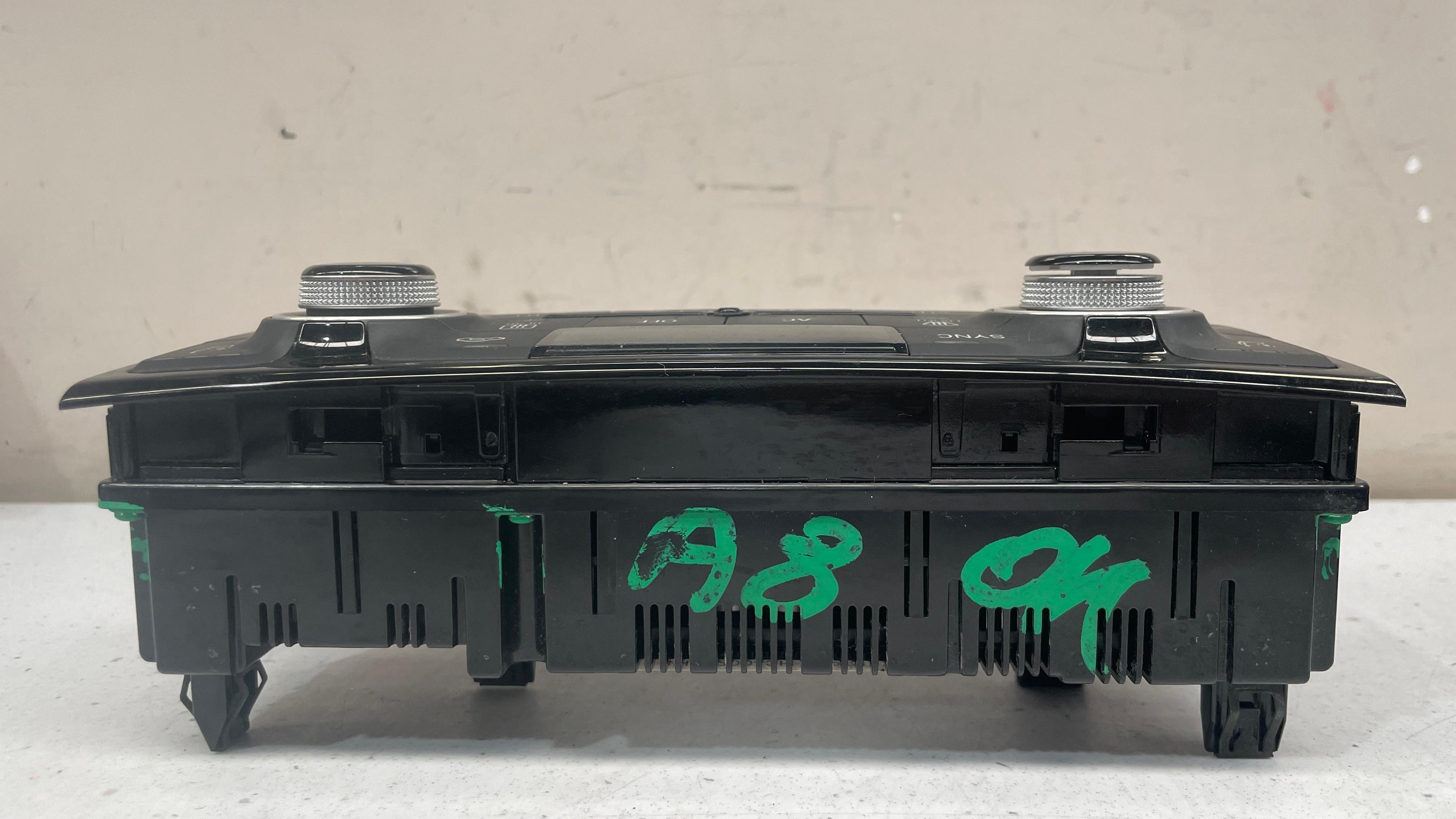 4H0820043H AUDI A8 CLIMATE CONTROL UNIT SWITCH PANEL