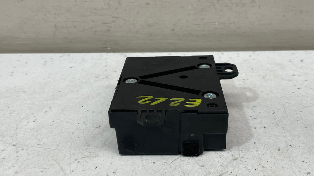 A2129001900 MERCEDES W212 FUEL POMP CONTROL MODULE
