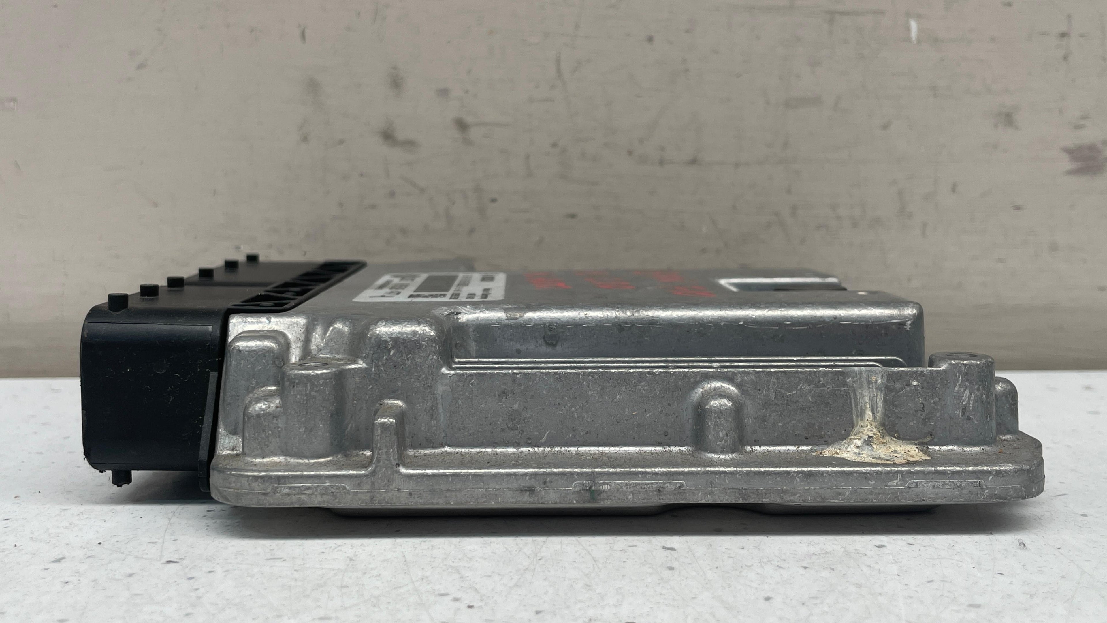 8518477-01 BMW F10 ENGINE CONTROL UNIT ECU