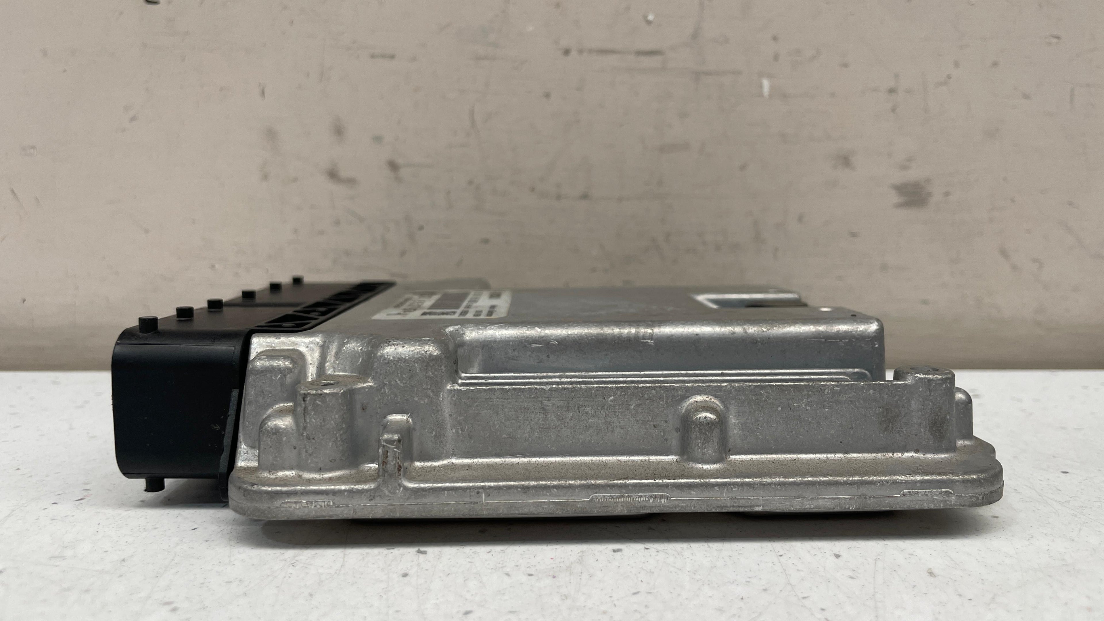 8517874-01 BMW 320 ENGINE CONTROL UNIT ECU
