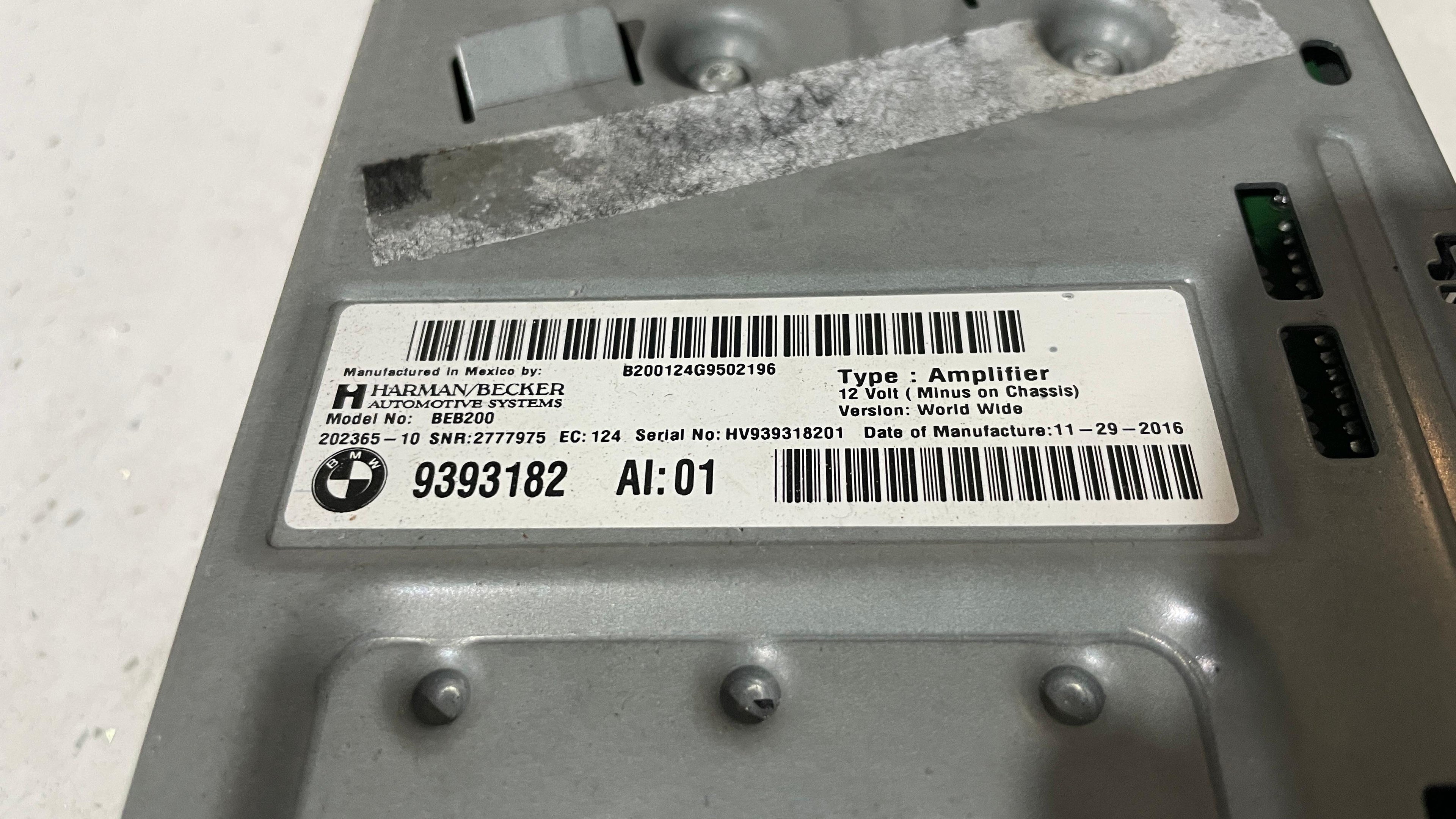 9393182  BMW HARMAN / BECKER AMPLIFIER