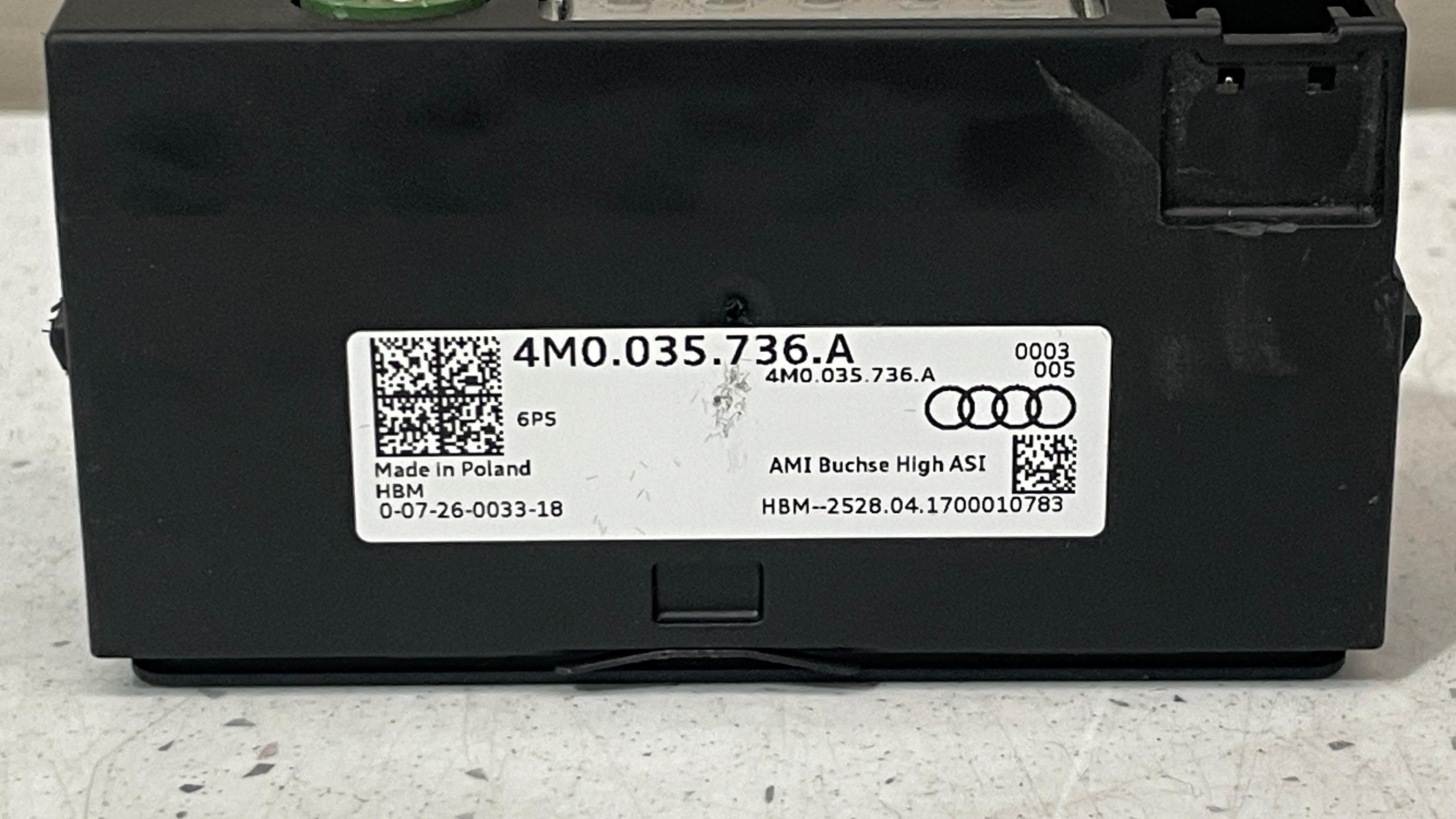 4M0035736A AUDI Q7 CENTER CONSOLE DUAL USB AUX PORT