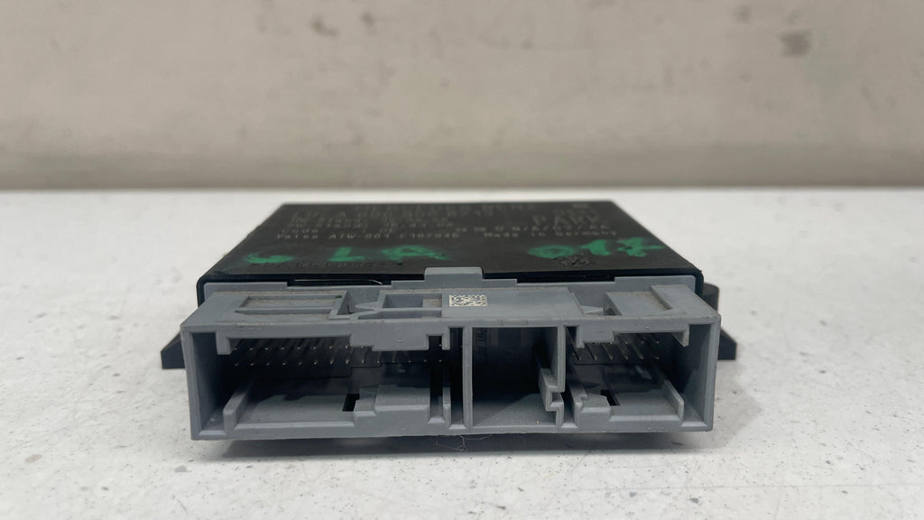A0009006713  MERCEDES PARKING DISTANCE SENSOR CONTROL UNIT