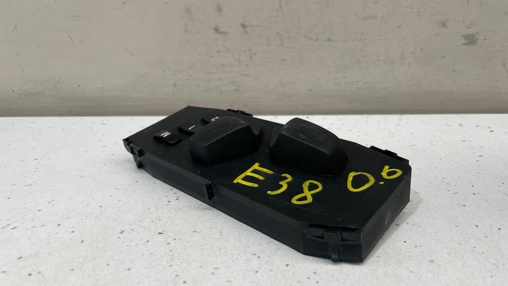 6936977 BMW E38 FRONT POWER SEAT SWITCH