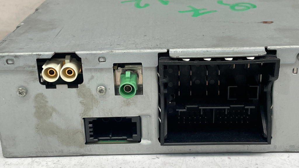 4G0035082E AUDI Q7 TRUNK MOUNT RADIO RECEIVER
