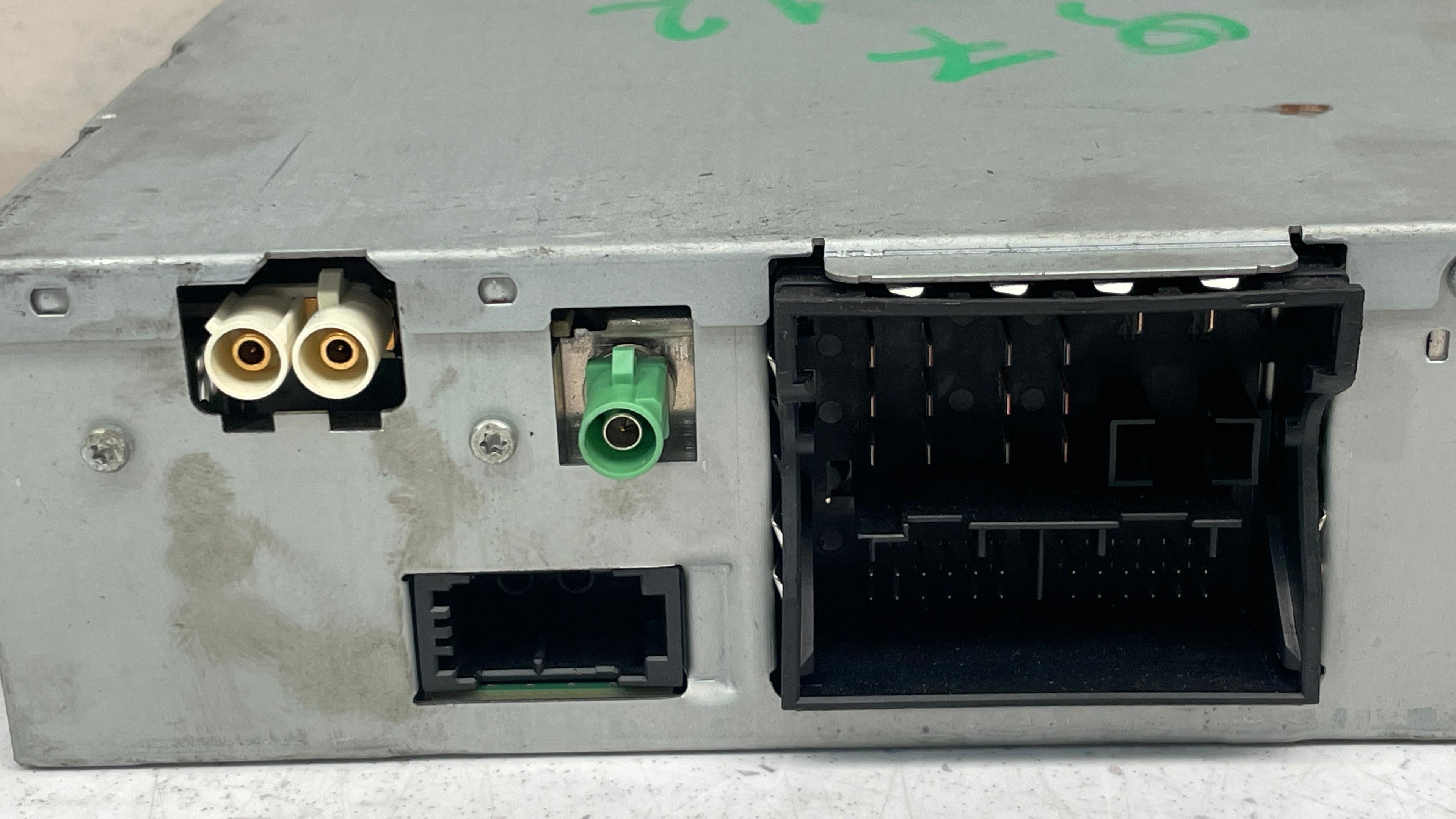4G0035082E AUDI Q7 TRUNK MOUNT RADIO RECEIVER