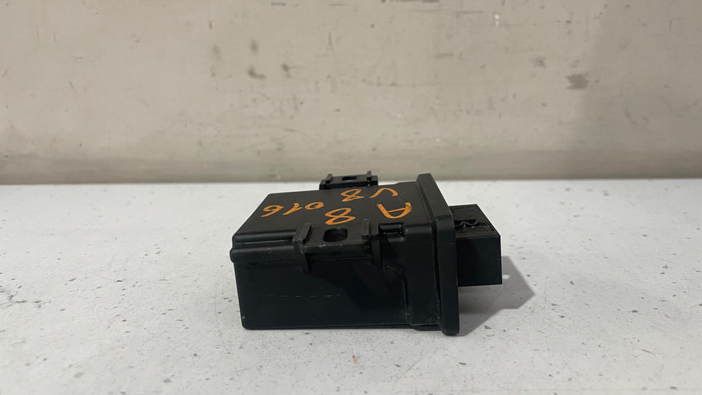 4H4907357B  AUDI A8 HEADLIGHT CONTROL MODULE