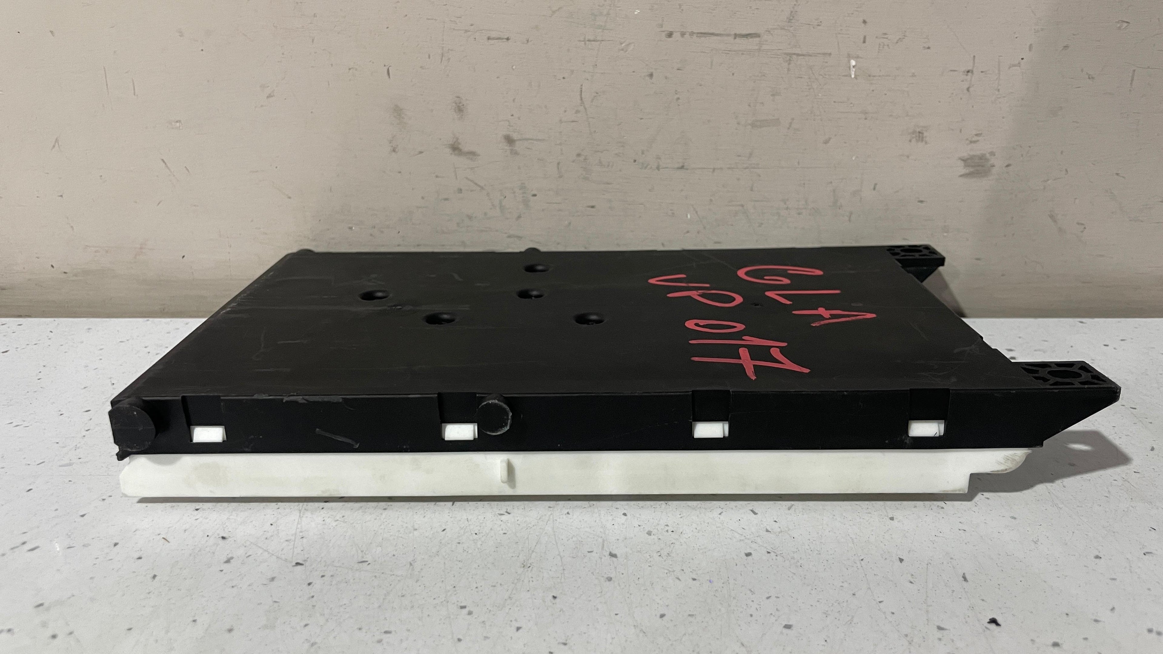 A1569005303 MERCEDES GLA BODY CONTROL MODULE UNIT