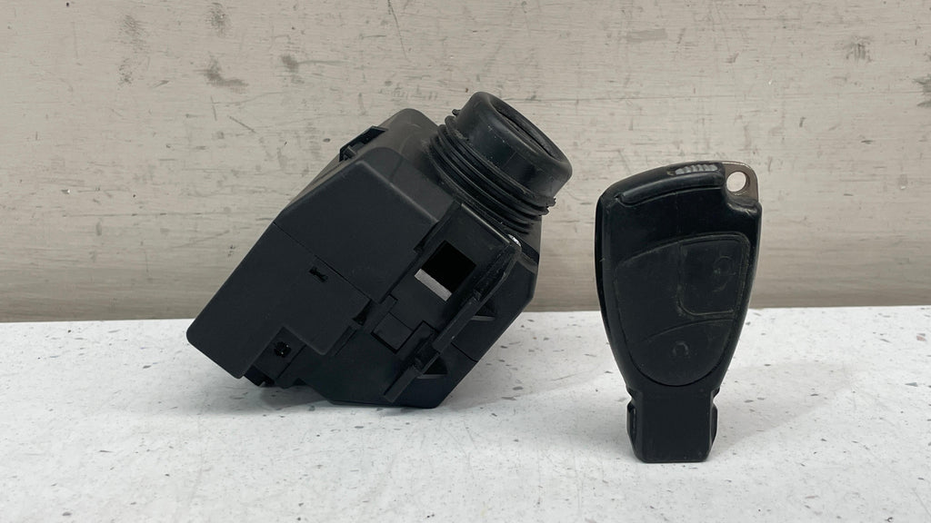 2095453308 MERCEDES W203 IGNITION LOCK MODULE WITH KEY