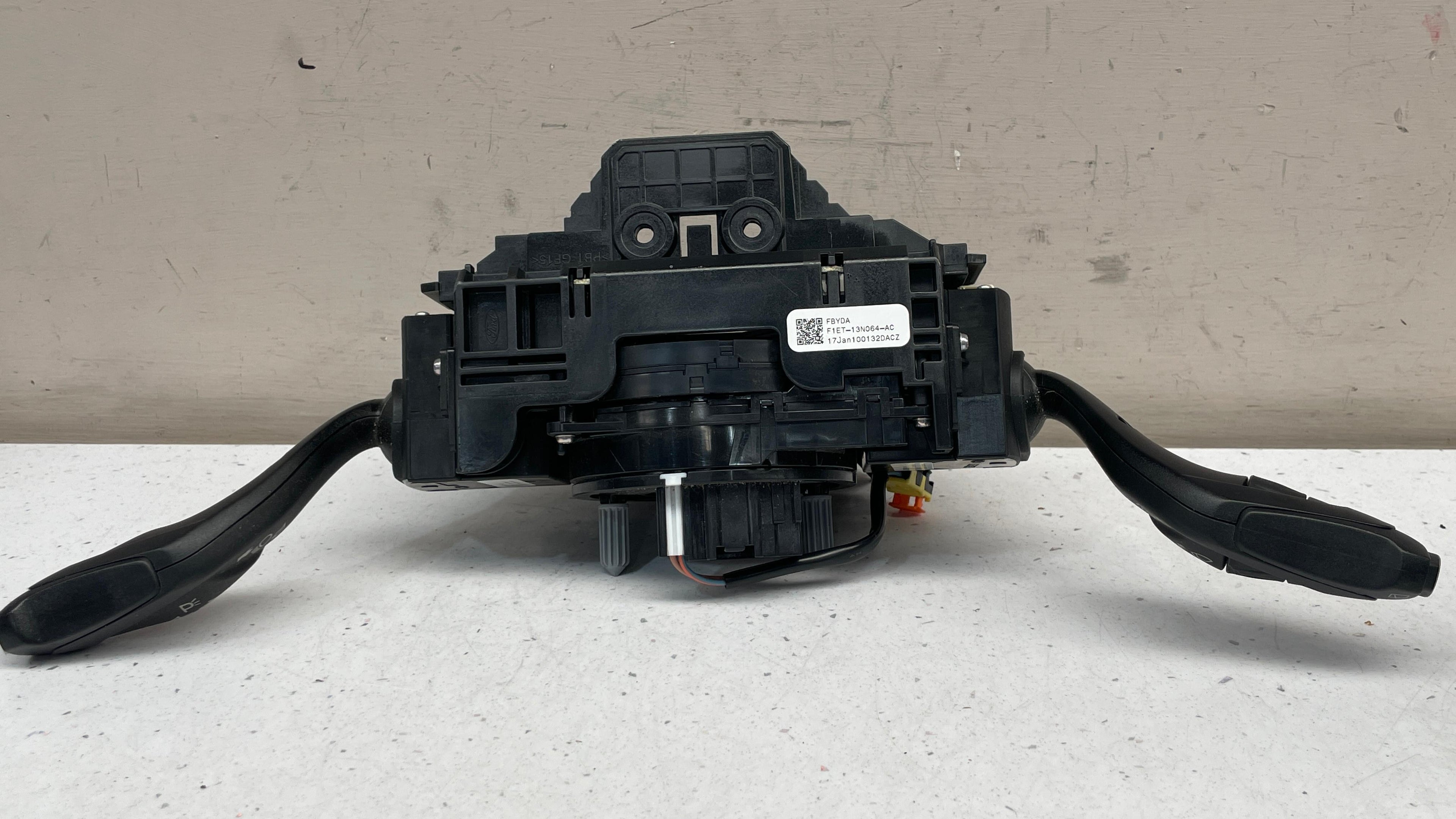 F1ET-17A553-BA FORD FOCUS WINDSCREEN WASH WIPER SWITCH