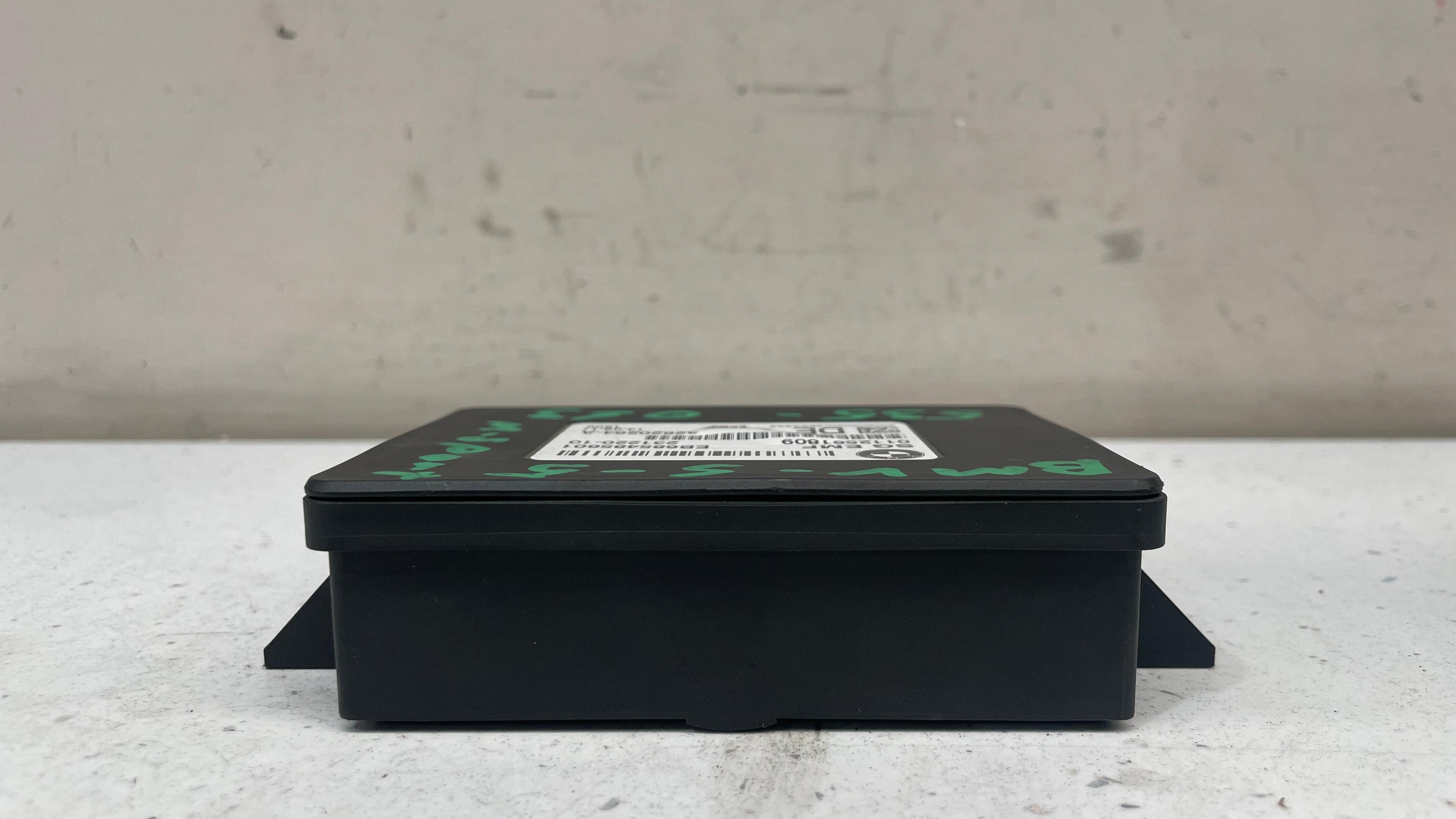 231220-10 BMW F10 PARKING BRAKE CONTROL UNIT