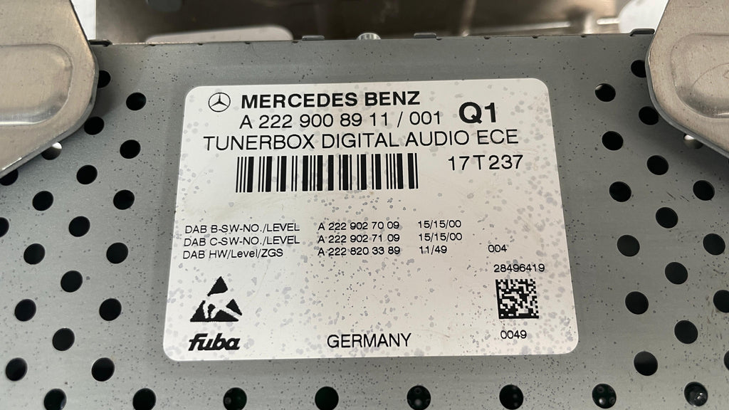 A2229008911  MERCEDES  RADIO  CD GPS PLAYER HEAD UNIT