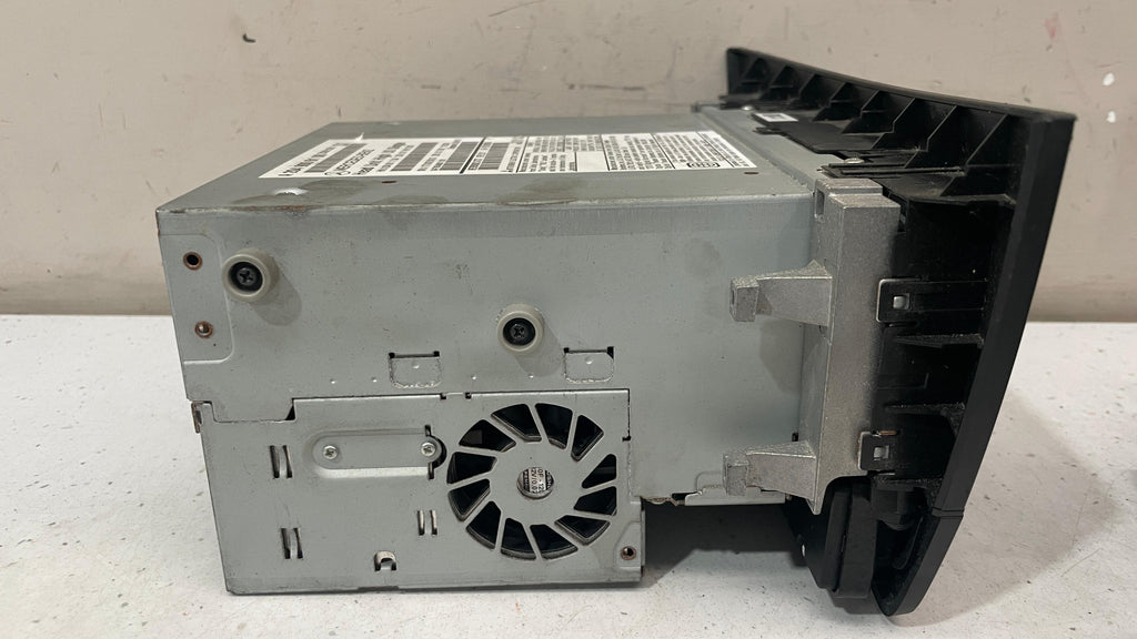 A2049006108 MERCEDES W204 RADIO HEAD UNIT CONTROL