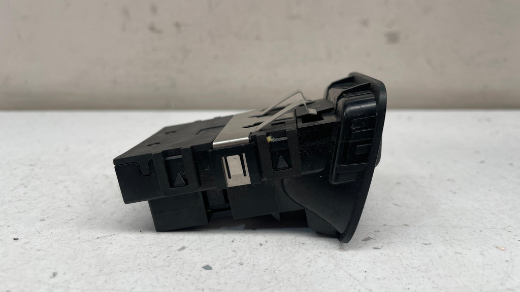 A2469050451 MERCEDES W176  ELECTRONIC PARKING BRAKE MODULE