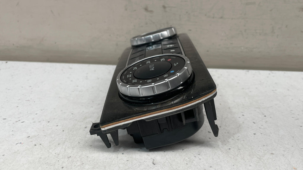 A2049006608 MERCEDES W204 CLIMATE CONTROL PANEL