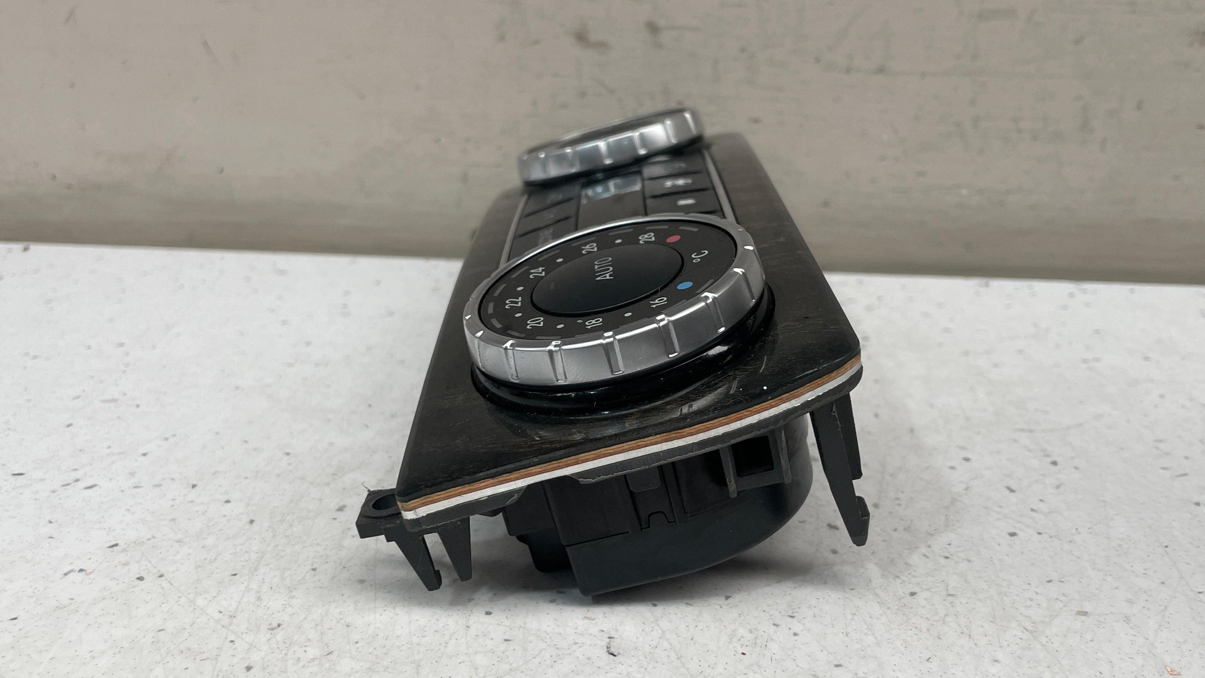 A2049006608 MERCEDES W204 CLIMATE CONTROL PANEL